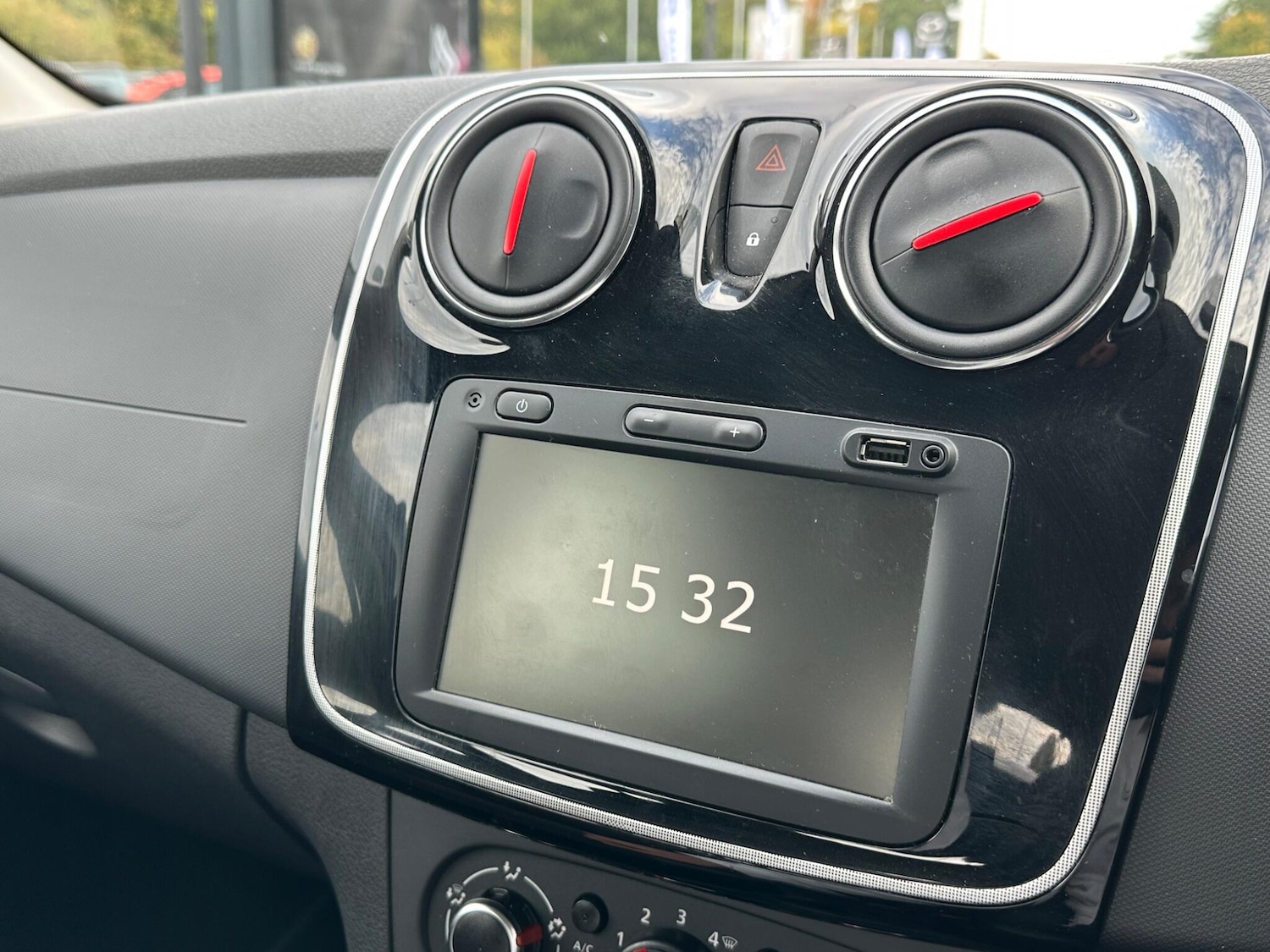 Used Dacia Sandero Stepway 2020 for sale - 76109769: Photo 27