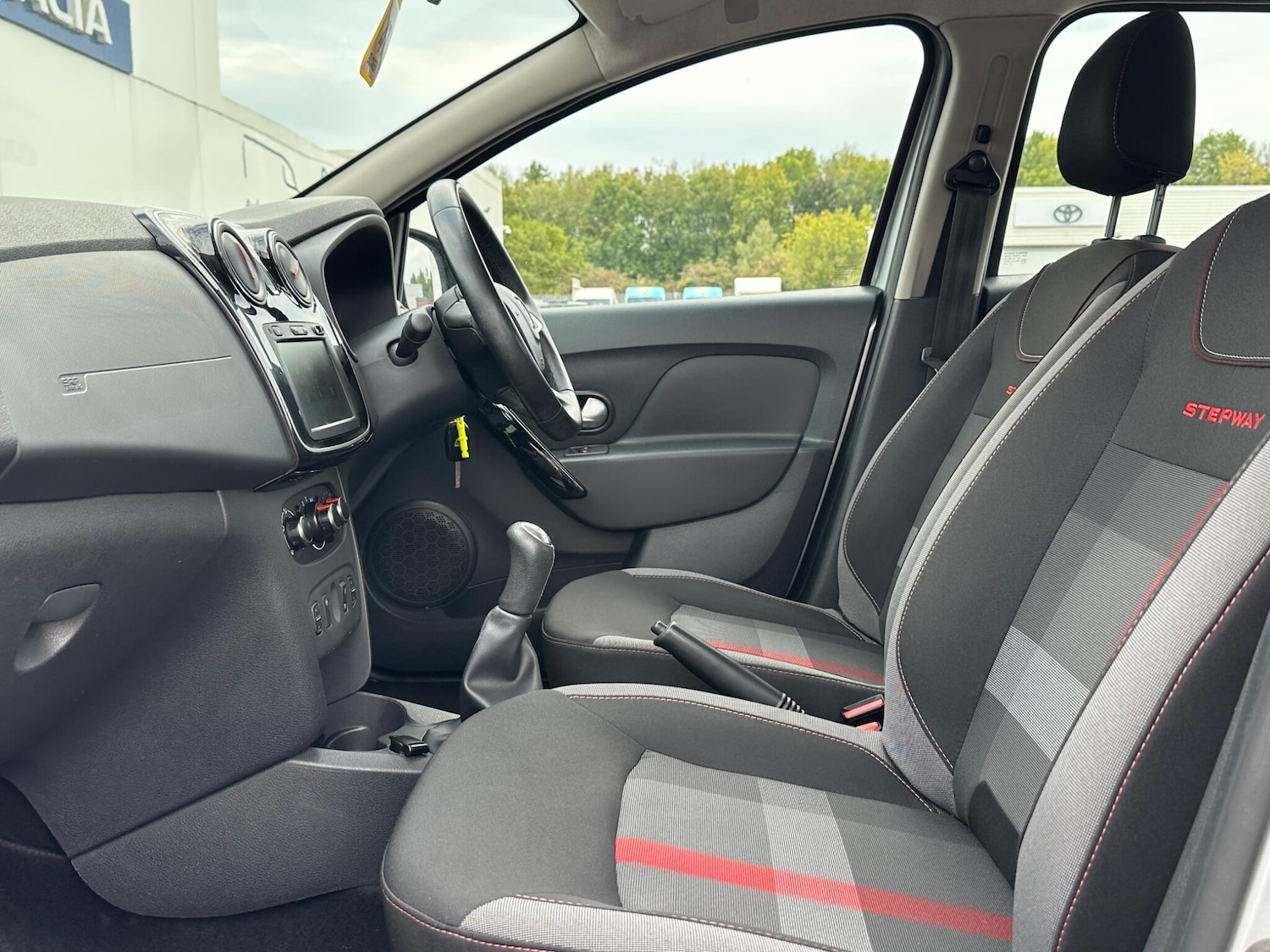 Used Dacia Sandero Stepway 2020 for sale - 76109769: Photo 30