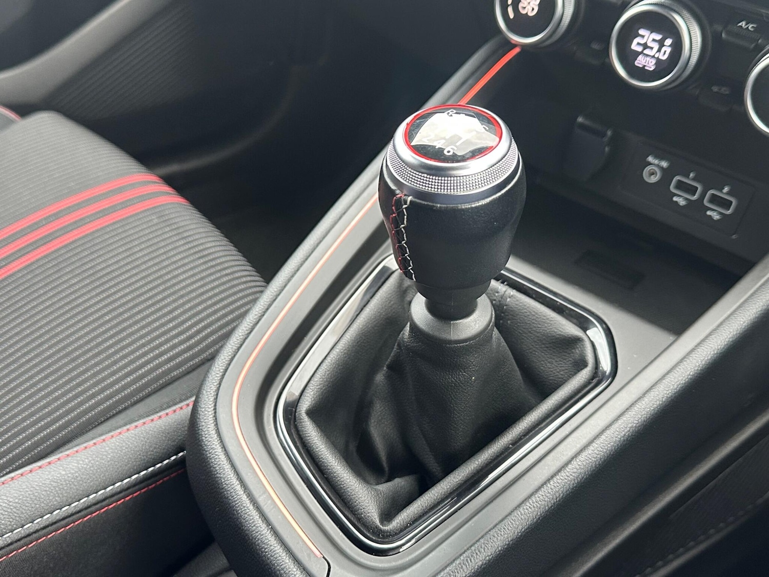 Used Renault Clio 2023 for sale - 77345199: Photo 12