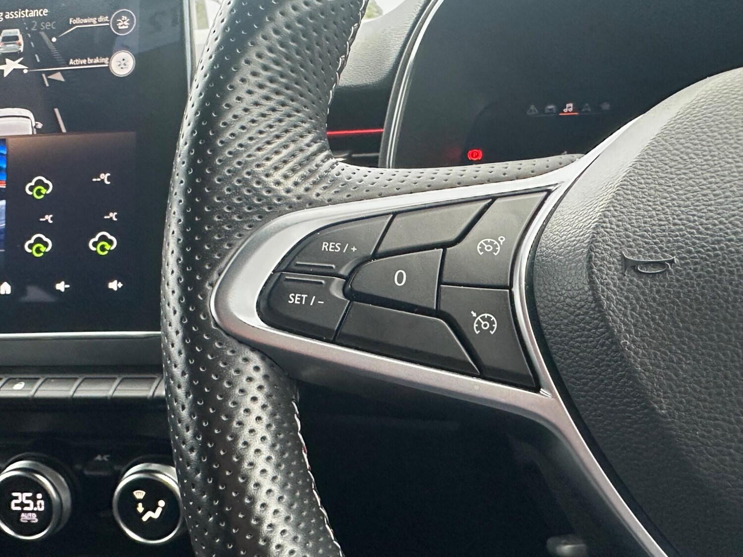 Used Renault Clio 2023 for sale - 77345199: Photo 18