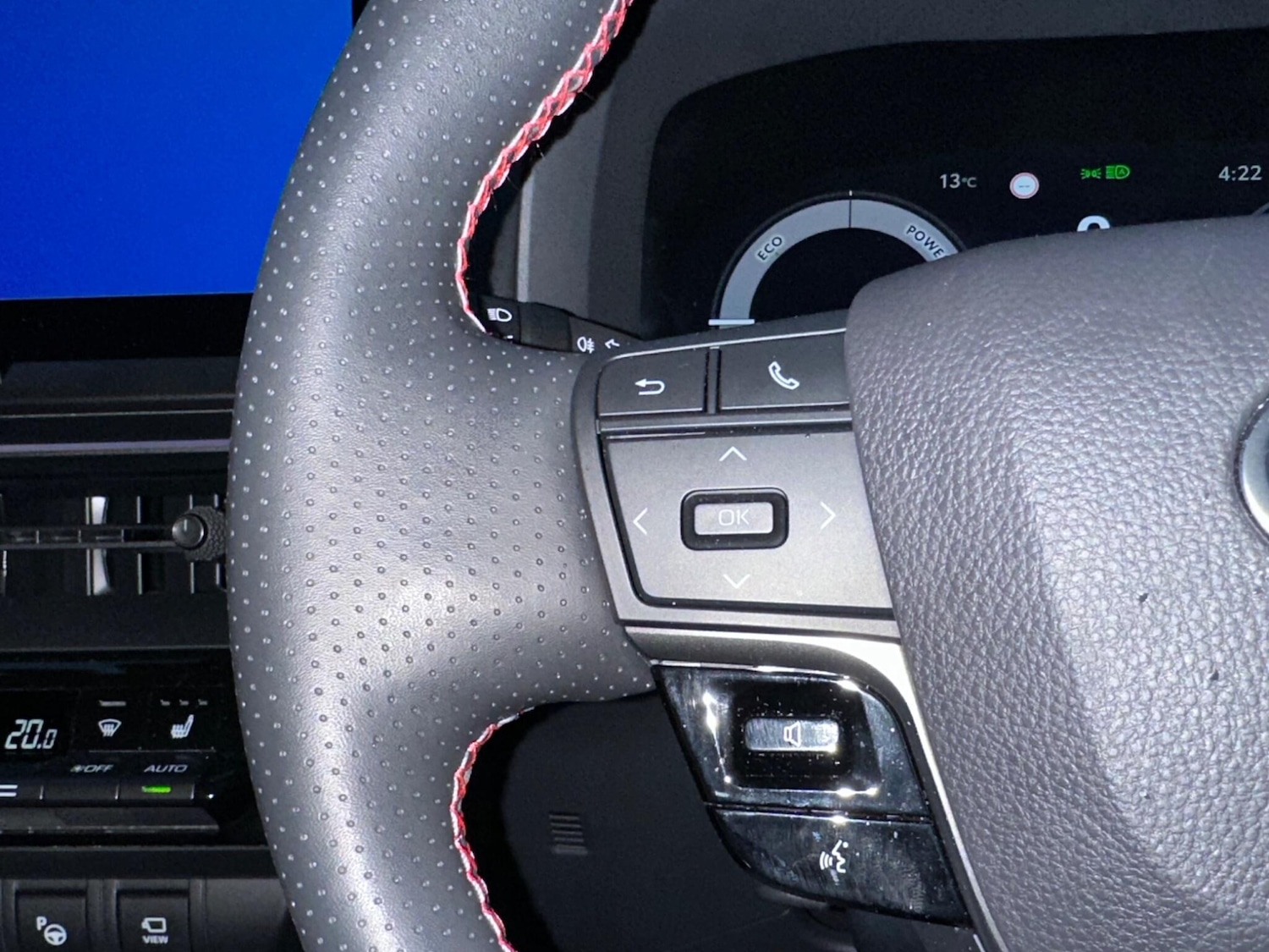 Used Toyota C-HR 2024 for sale - 76539163: Photo 18