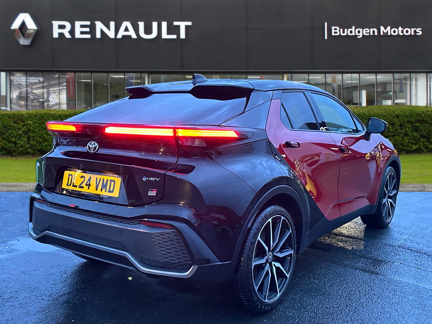 Used Toyota C-HR 2024 for sale - 76539163: Photo 4