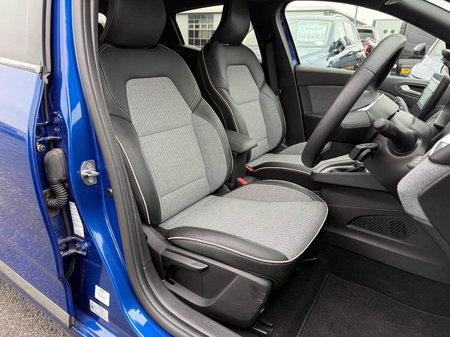 Used Renault Clio 2024 for sale - 76801635: Photo 13