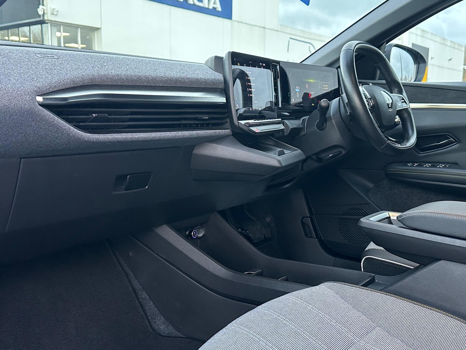 Used Renault Megane E Tech 2024 for sale - 76585268: Photo 26