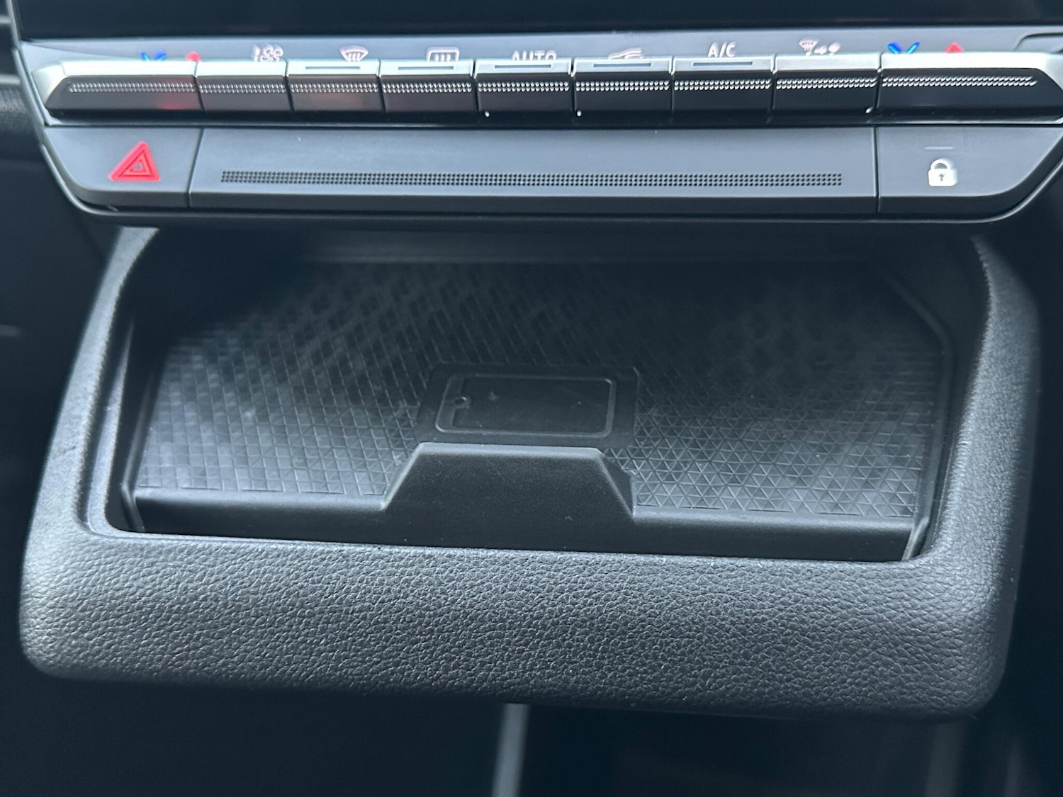 Used Renault Megane E Tech 2024 for sale - 76585268: Photo 38