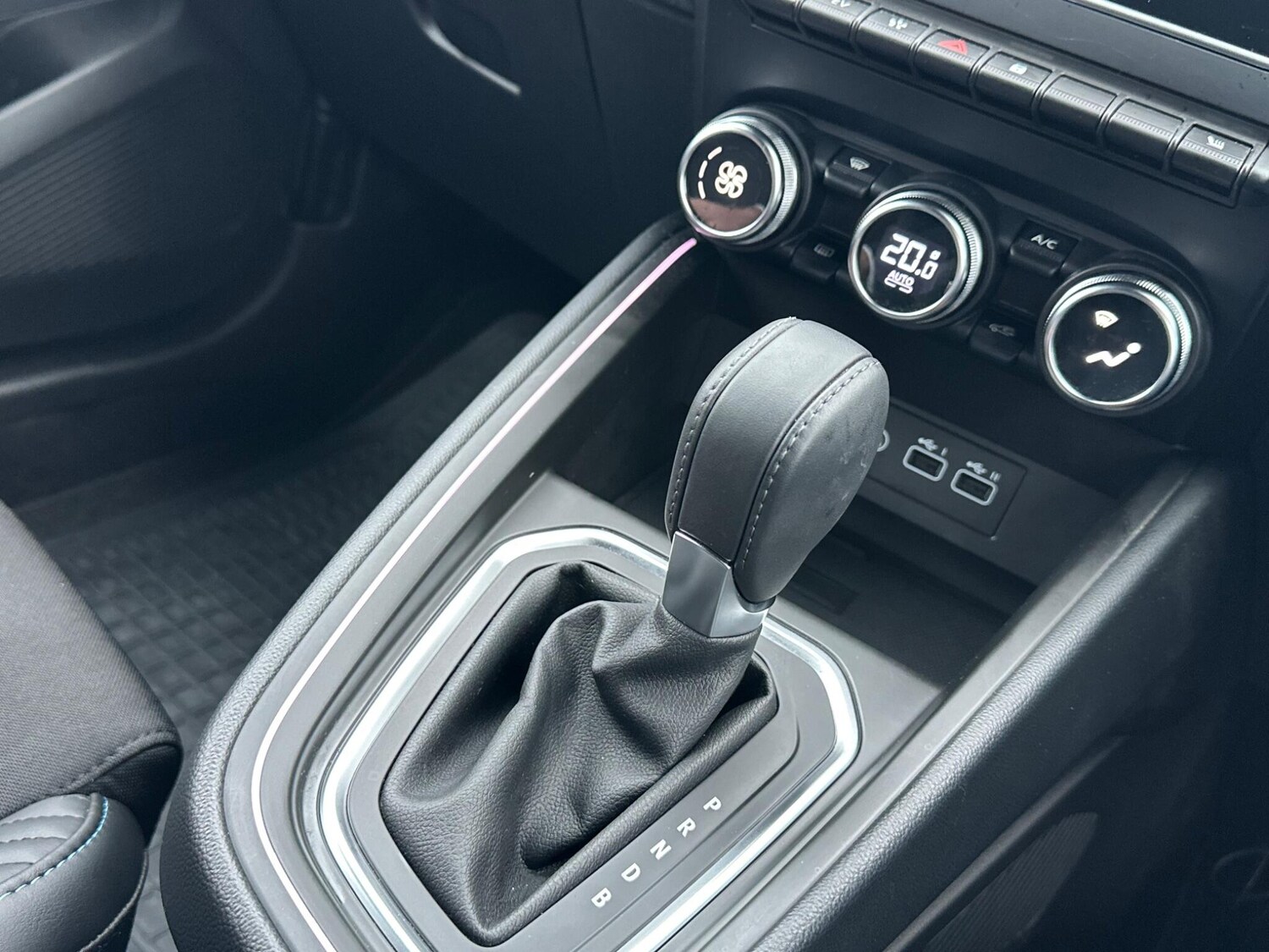 Used Renault Clio for sale - 77496404: Photo 13