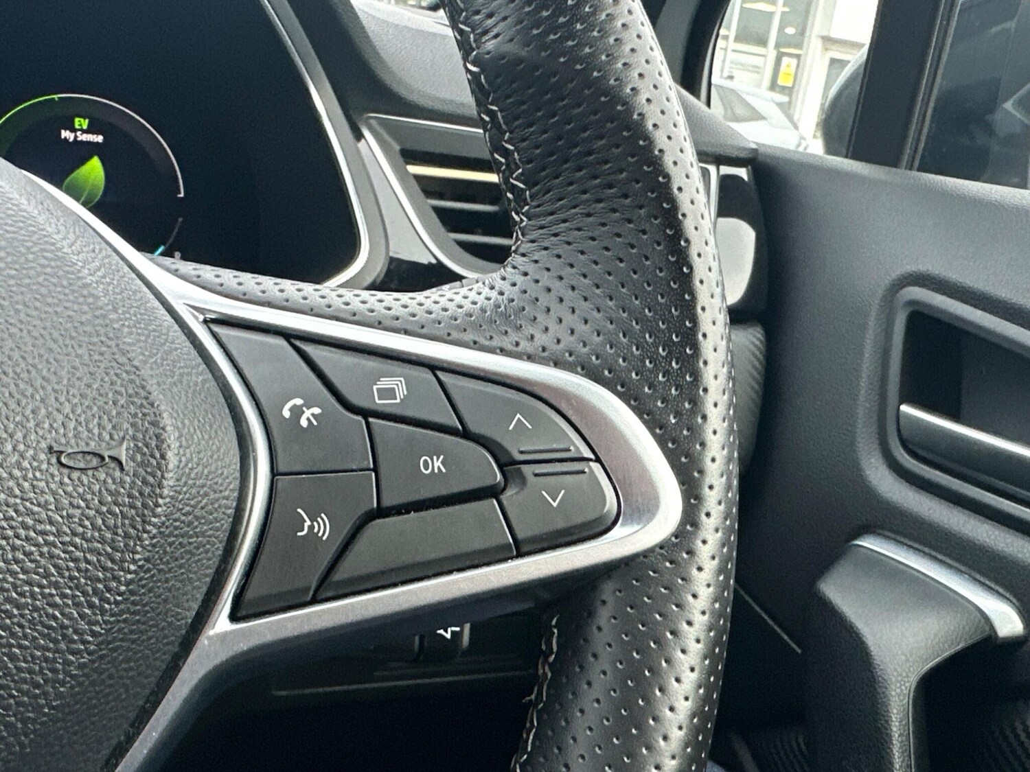 Used Renault Captur 2023 for sale - 77396615: Photo 18