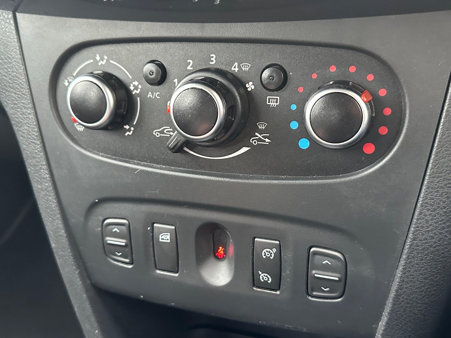 Used Dacia Logan MCV 2019 for sale - 76499968: Photo 16