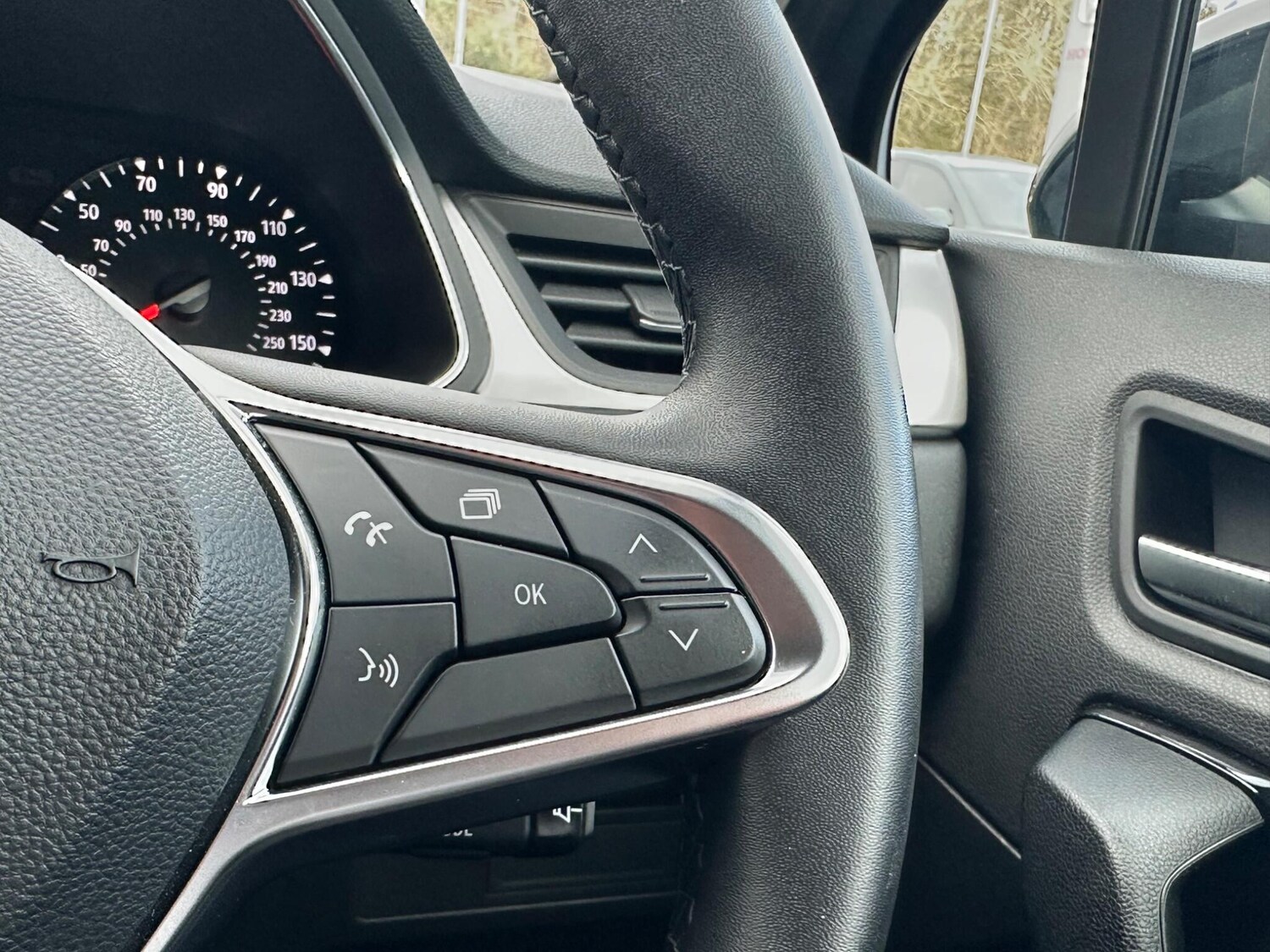 Used Renault Captur 2022 for sale - 77723728: Photo 17