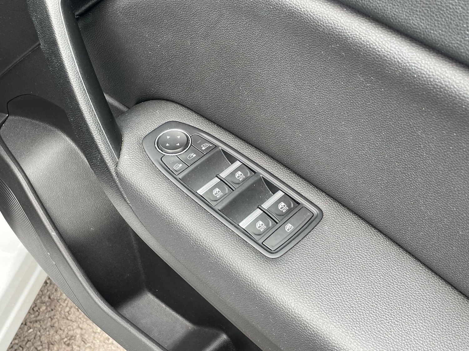 Used Renault Captur 2021 for sale - 76702228: Photo 30