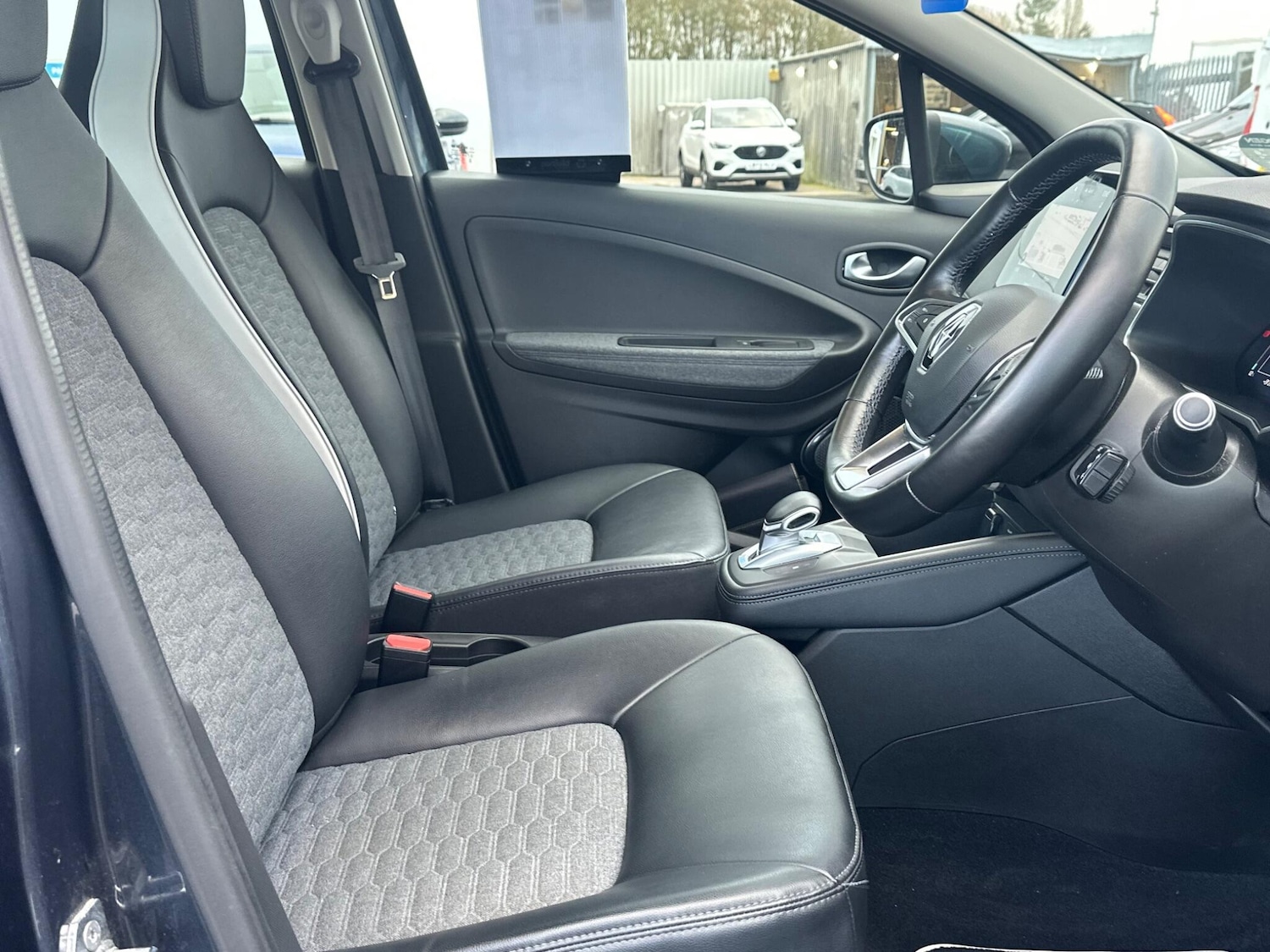 Used Renault Zoe 2022 for sale - 77029108: Photo 15