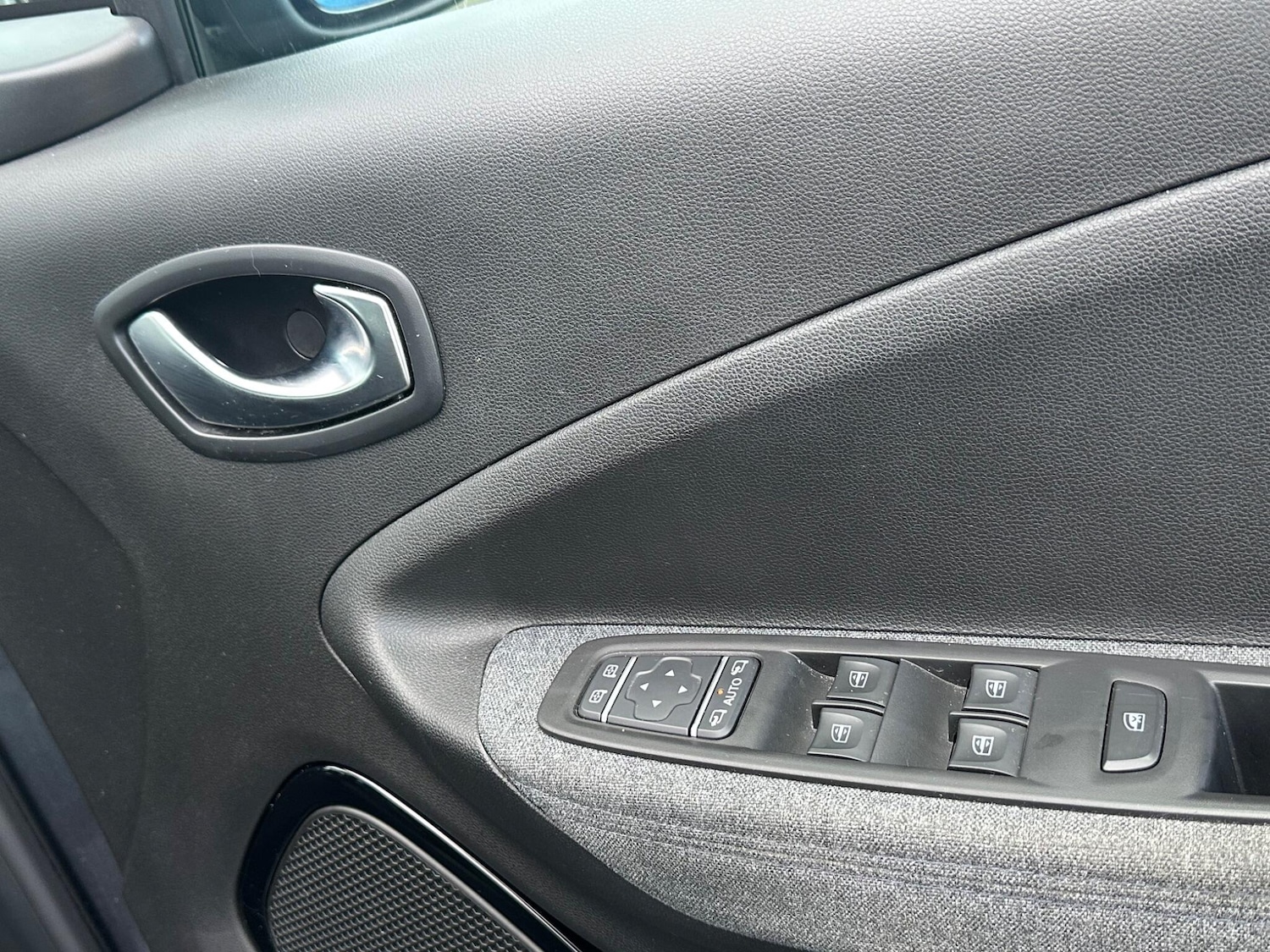 Used Renault Zoe 2022 for sale - 77029108: Photo 19