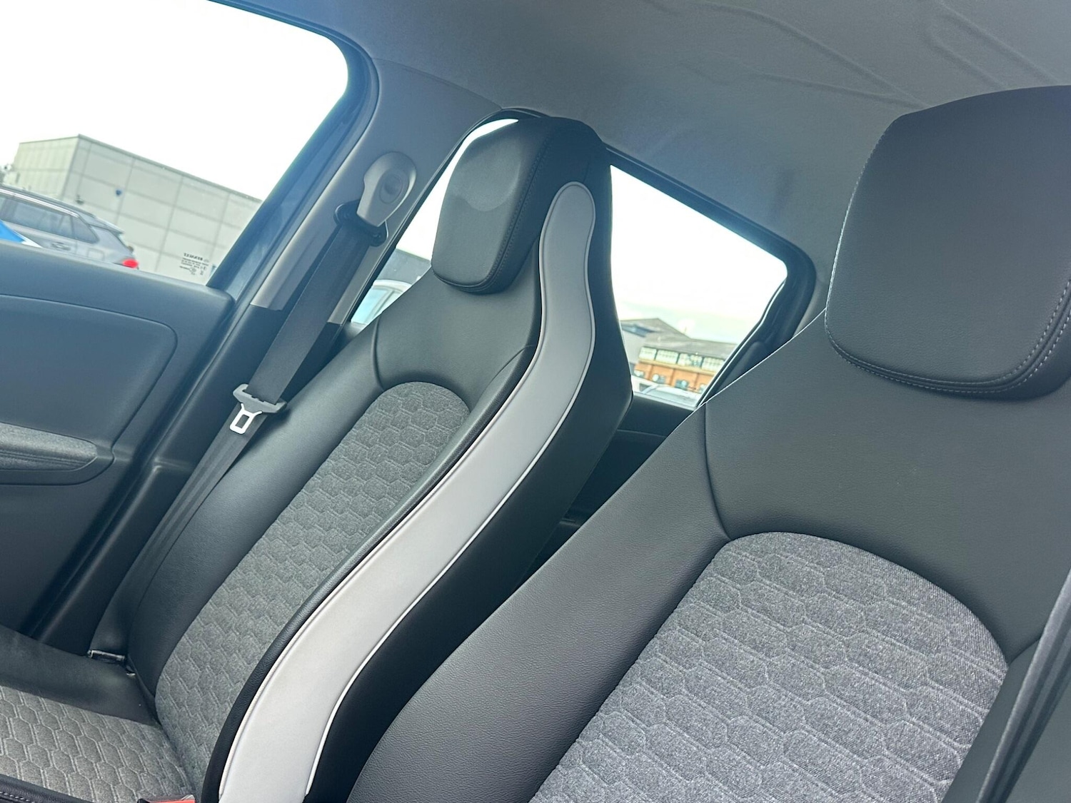 Used Renault Zoe 2022 for sale - 77029108: Photo 27