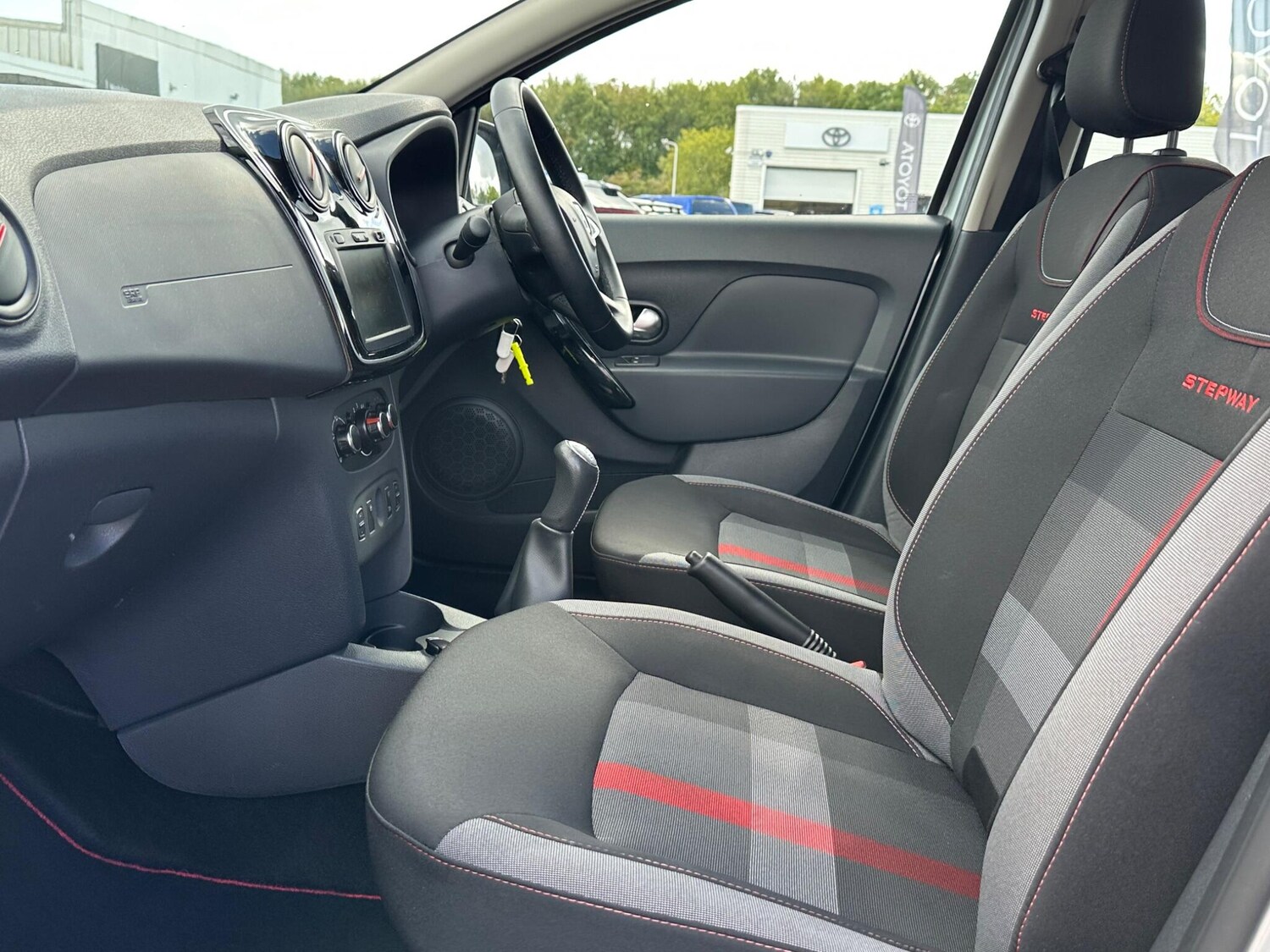 Used Dacia Sandero Stepway 2020 for sale - 75904730: Photo 25