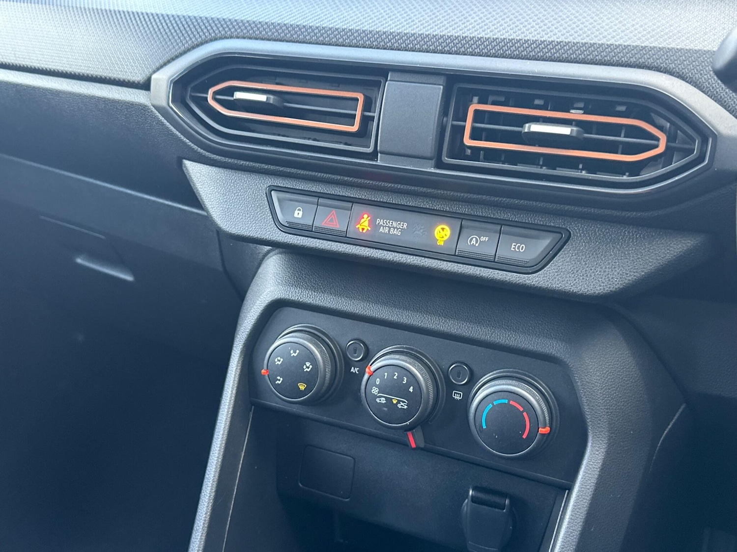 Used Dacia Sandero Stepway 2023 for sale - 76899127: Photo 33