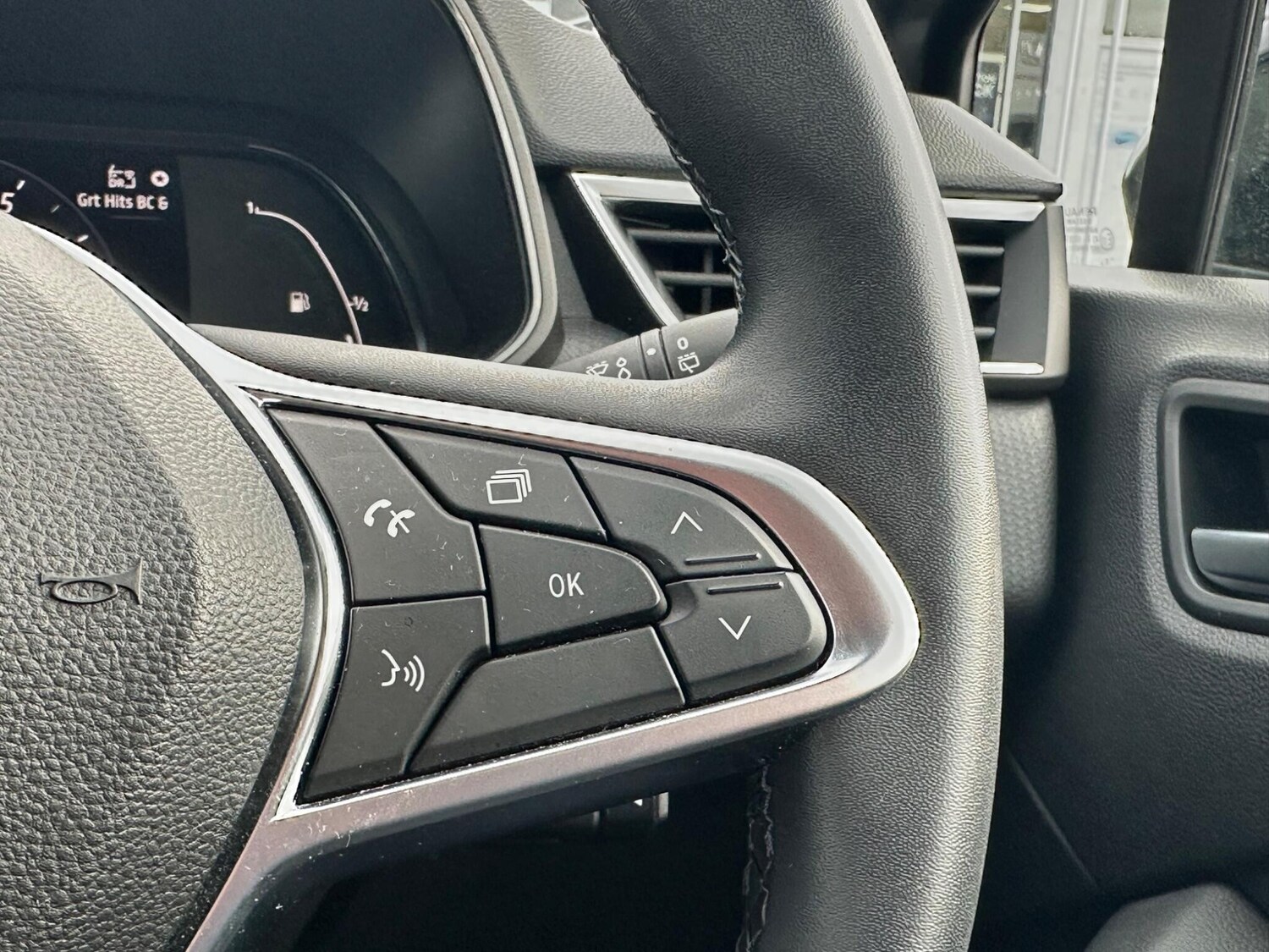 Used Renault Clio 2022 for sale - 76701738: Photo 12