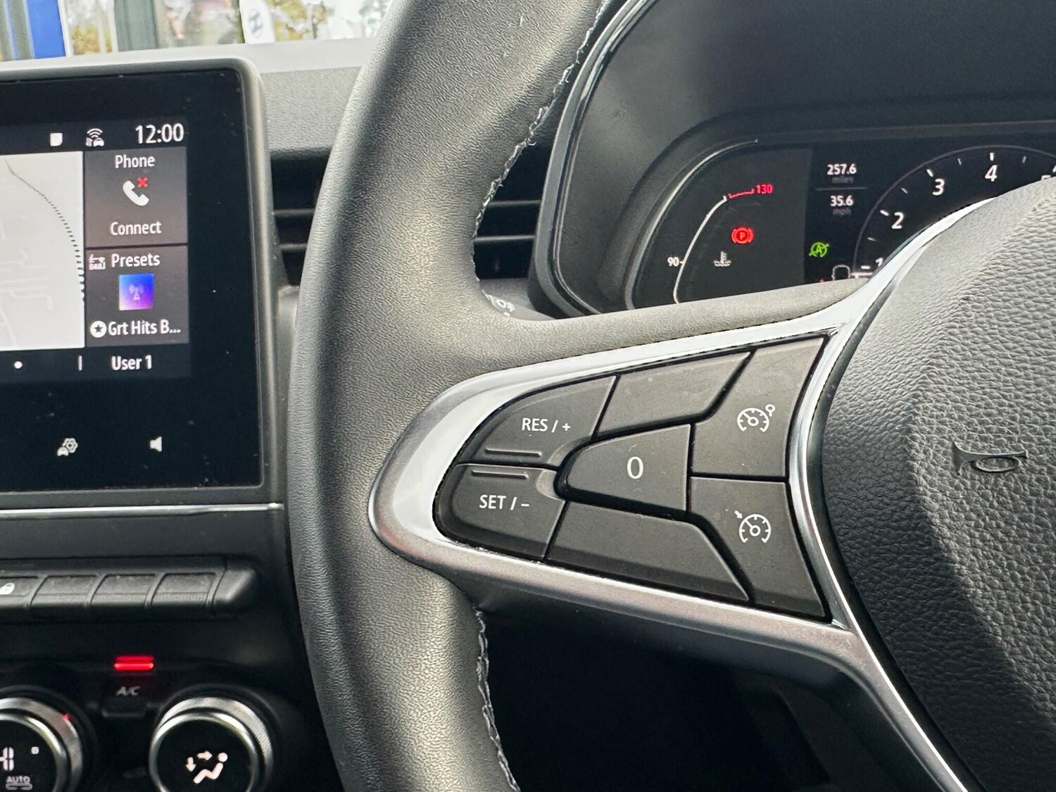 Used Renault Clio 2022 for sale - 76701738: Photo 13