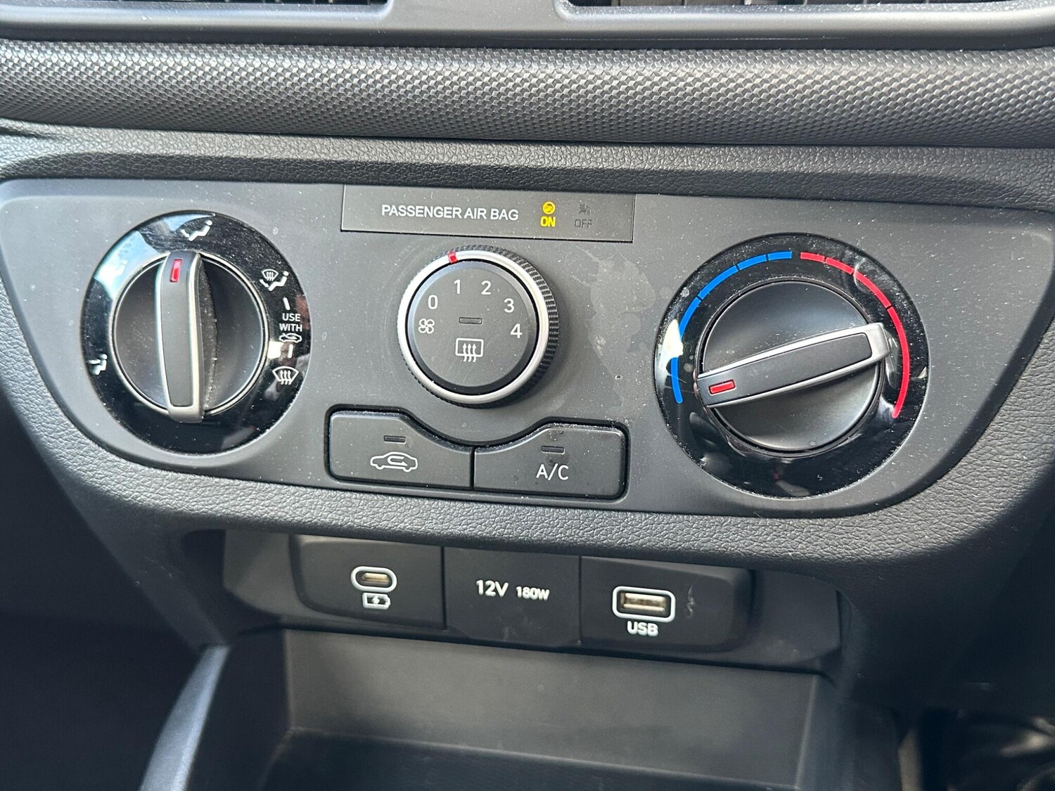 Used Hyundai i10 2024 for sale - 77838855: Photo 17