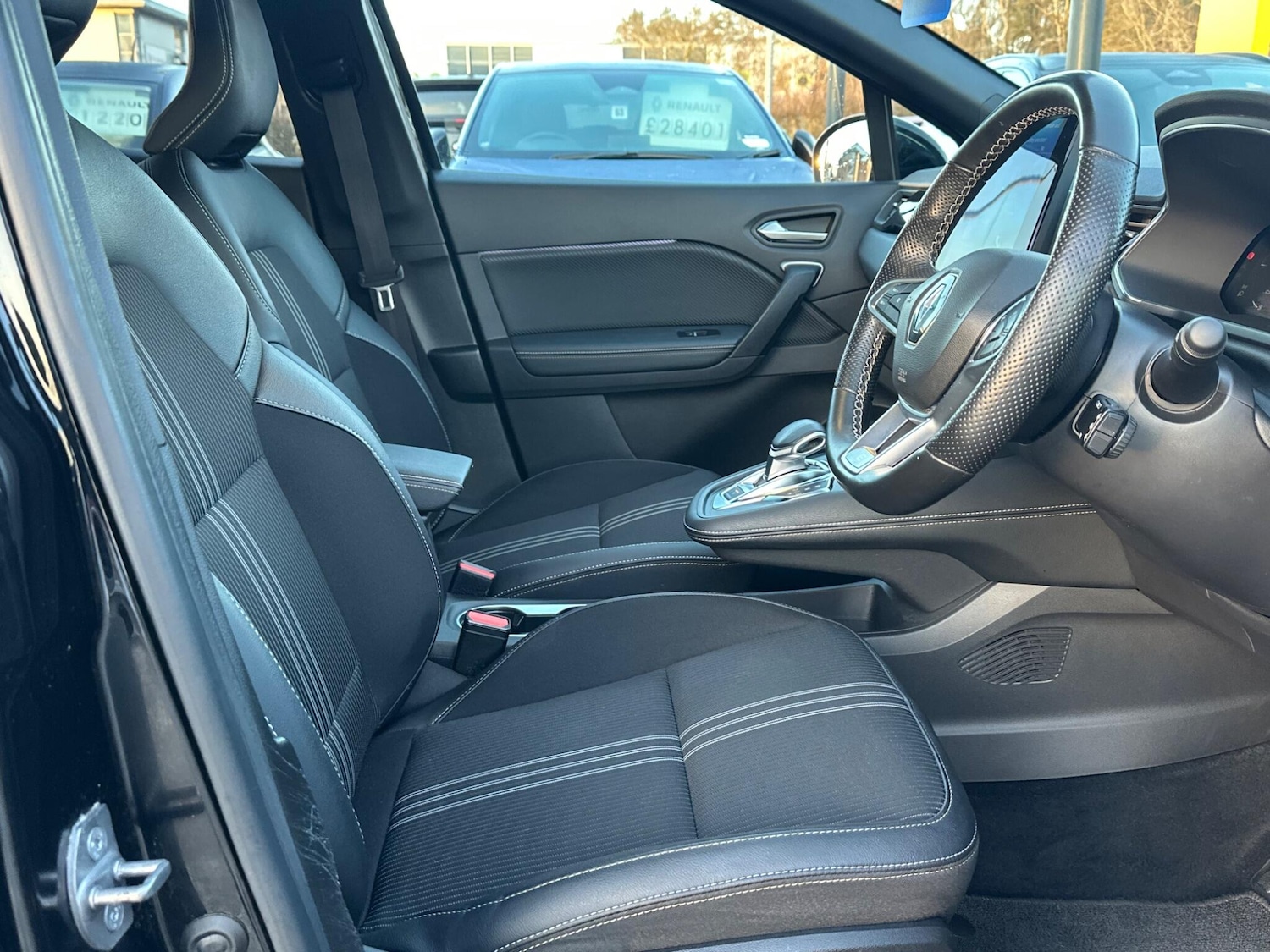 Used Renault Captur 2023 for sale - 77396269: Photo 15