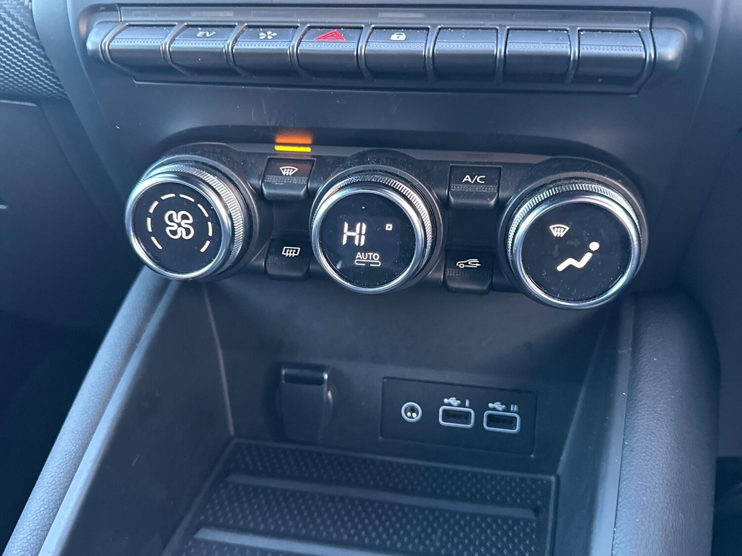 Used Renault Captur 2023 for sale - 77396269: Photo 21