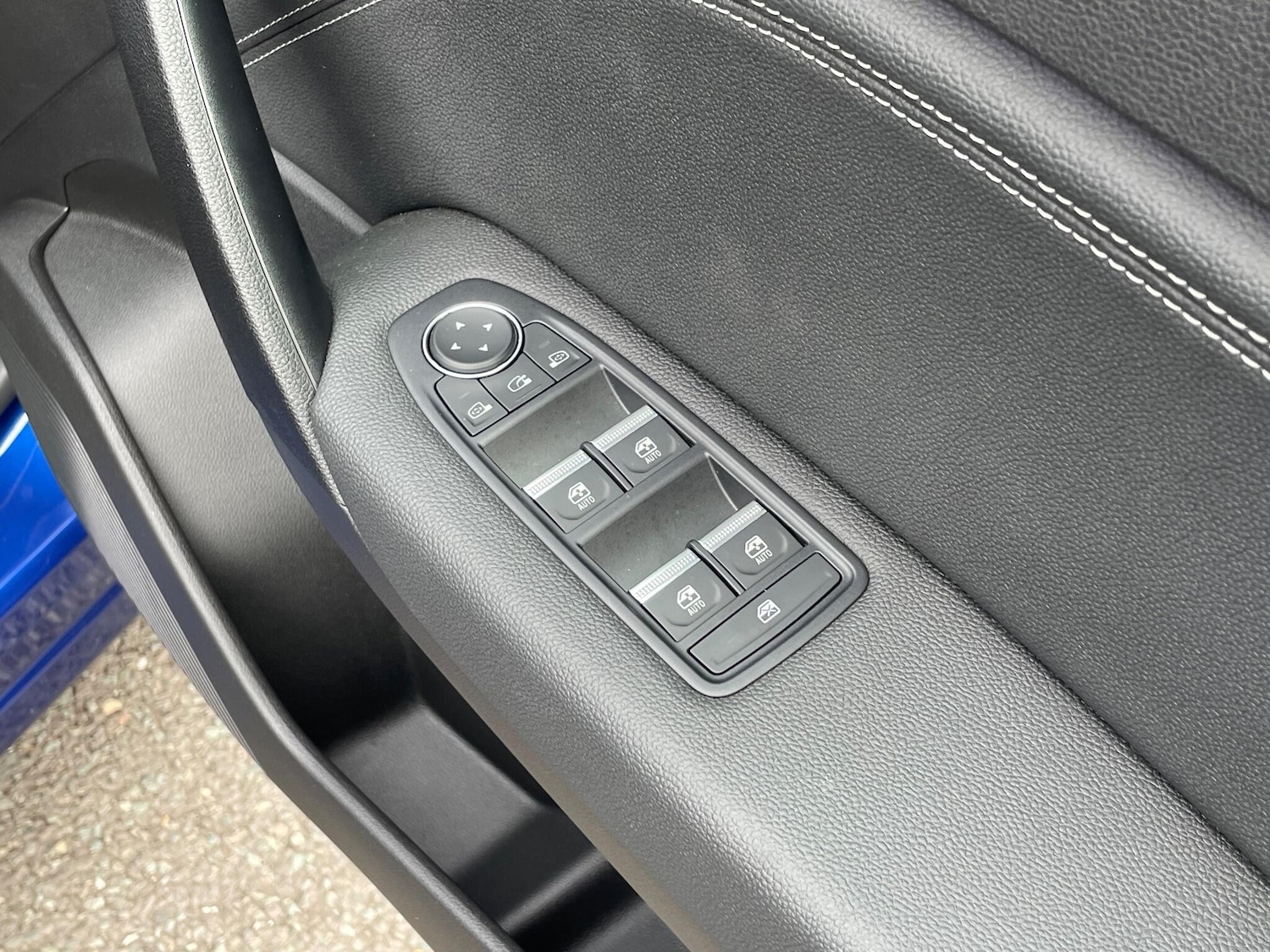 Used Renault Captur 2023 for sale - 76701208: Photo 36