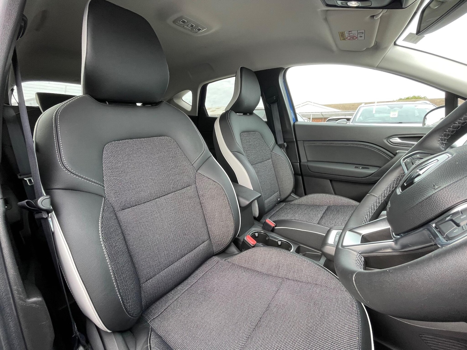 Used Renault Captur 2023 for sale - 76701208: Photo 37