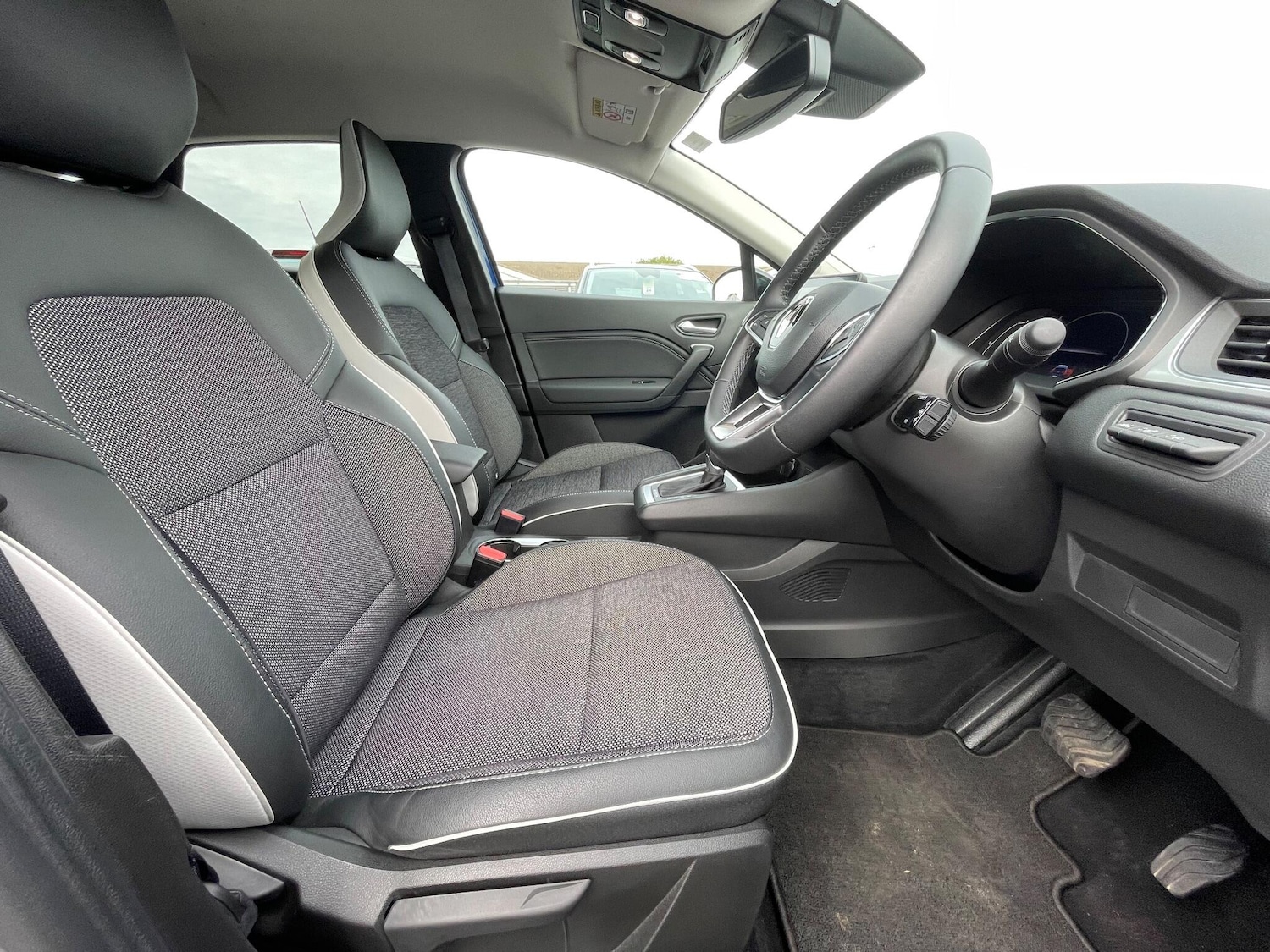 Used Renault Captur 2023 for sale - 76701208: Photo 38