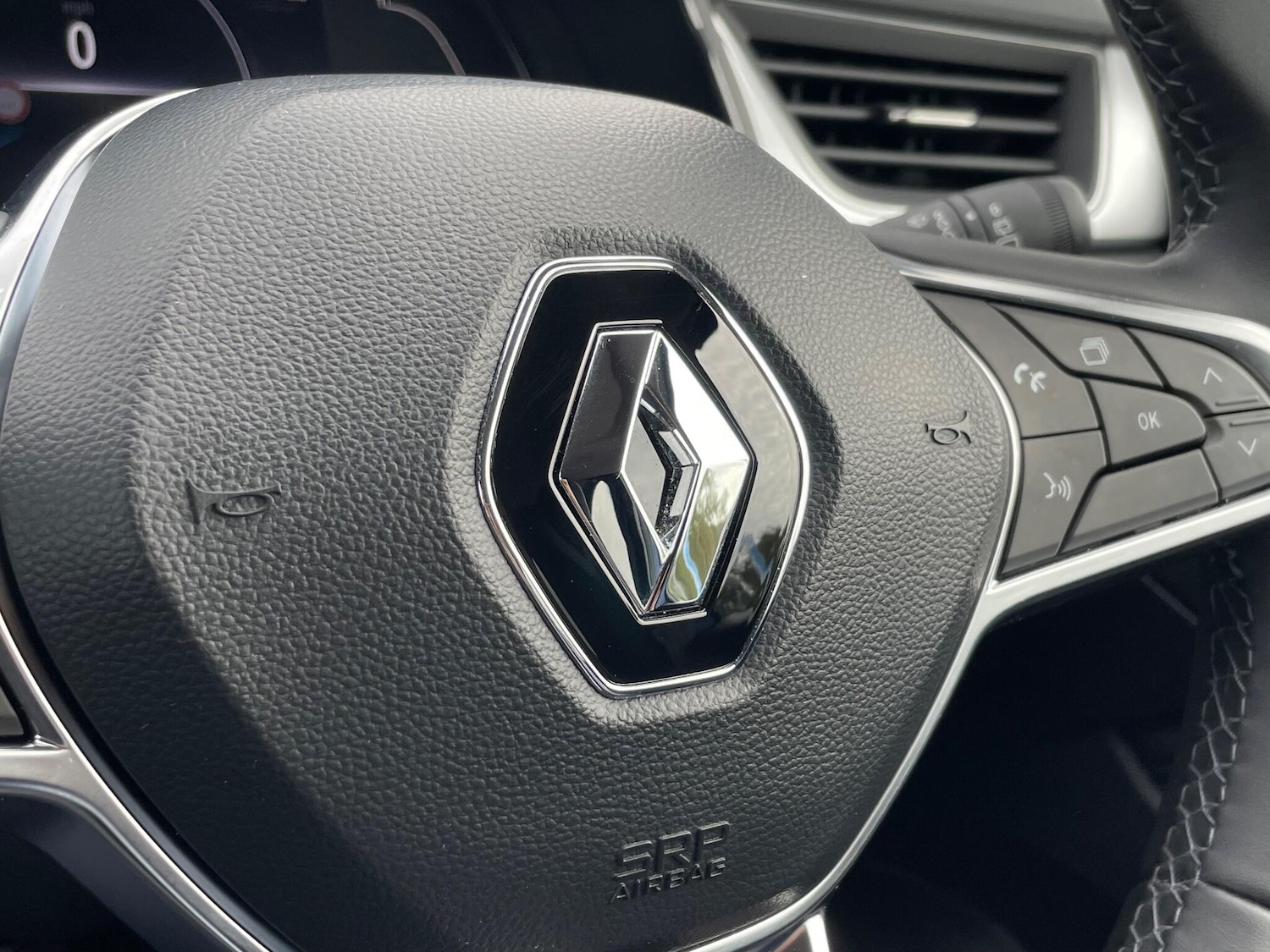 Used Renault Captur 2023 for sale - 76701208: Photo 42