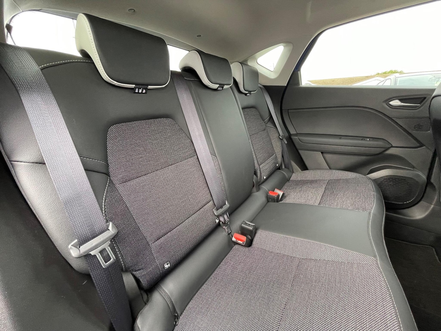 Used Renault Captur 2023 for sale - 76701208: Photo 64