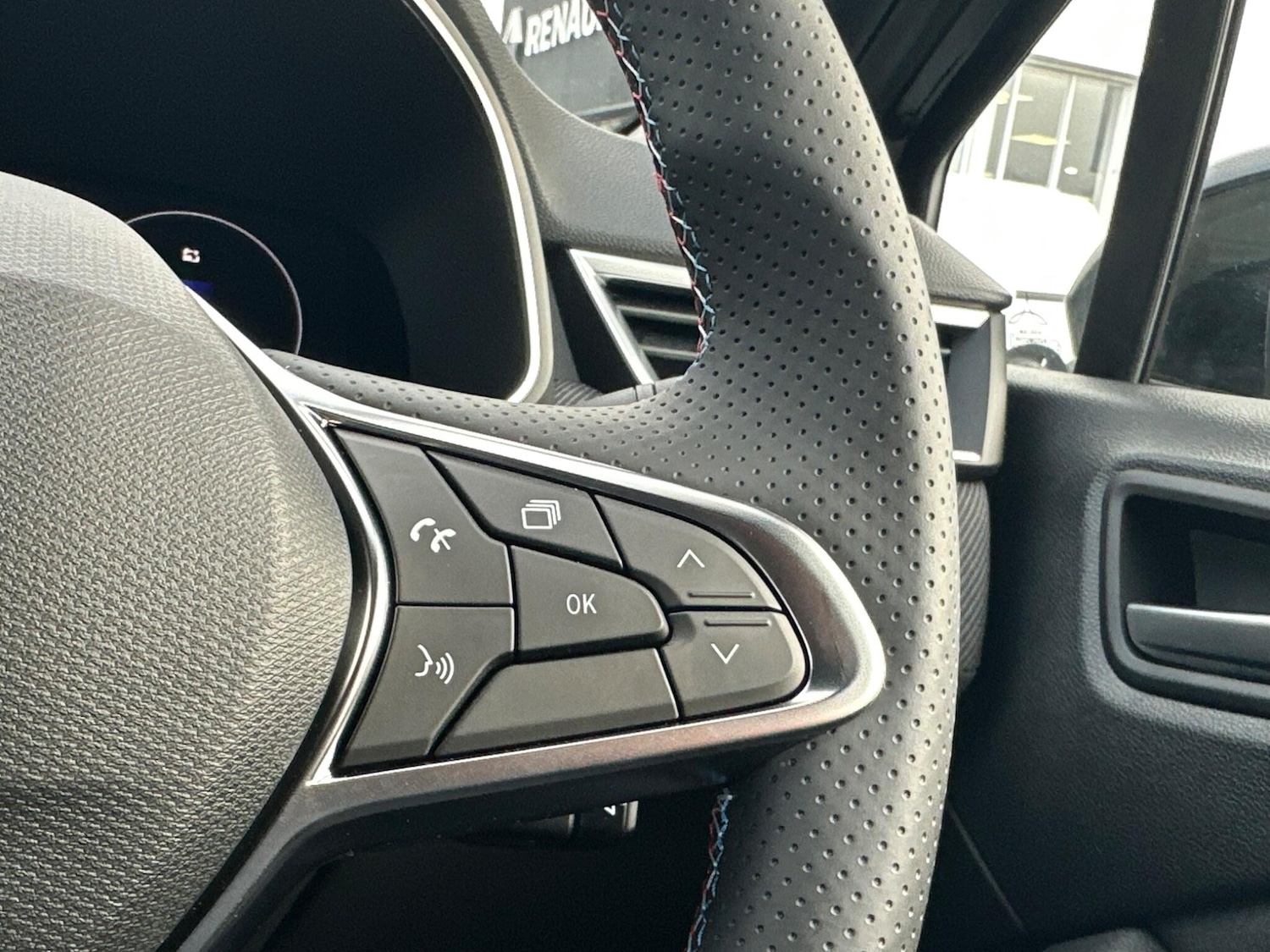 Used Renault Clio 2025 for sale - 76781648: Photo 17