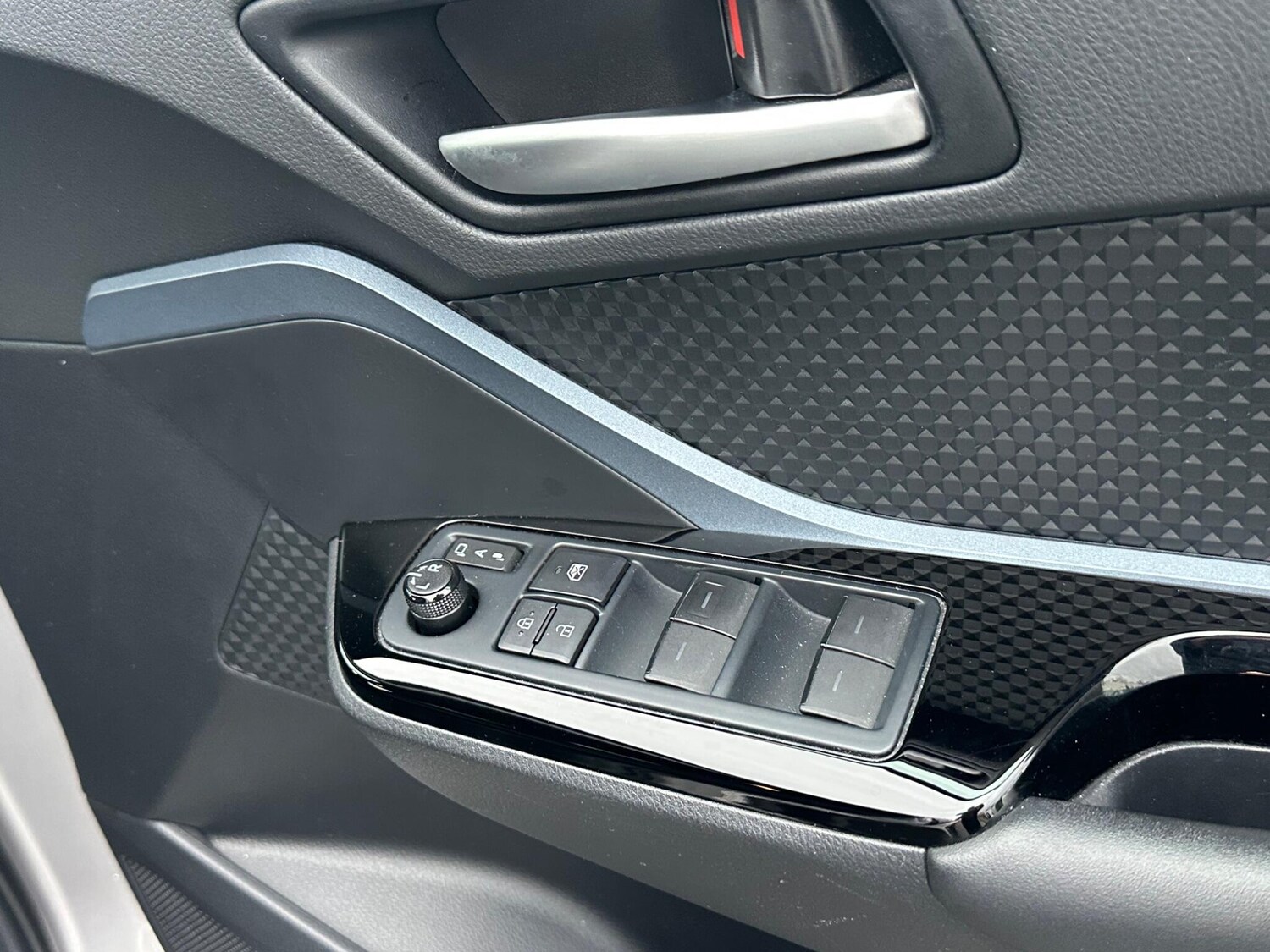 Used Toyota C-HR 2021 for sale - 78006513: Photo 41