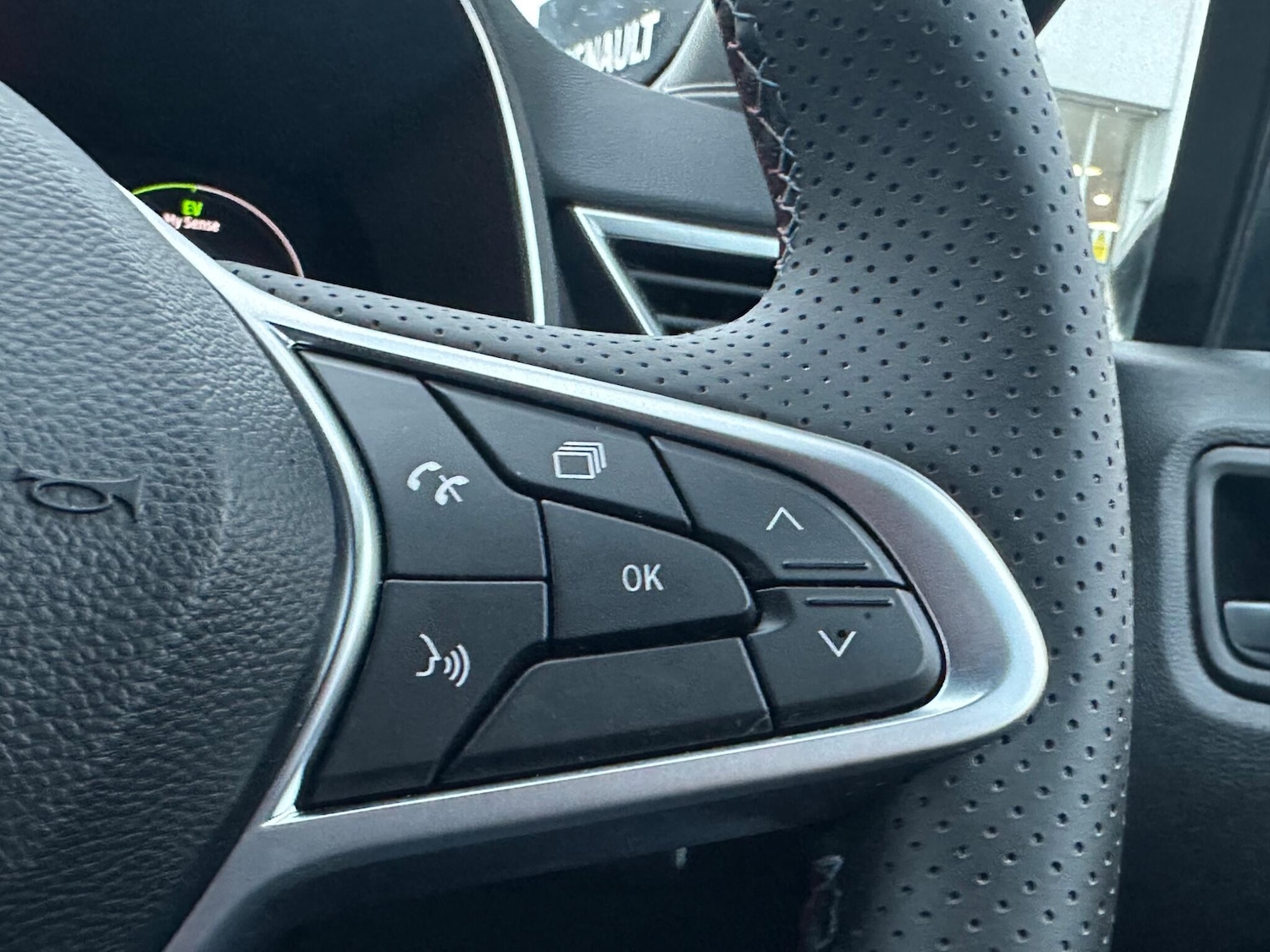 Used Renault Clio 2023 for sale - 76498628: Photo 30