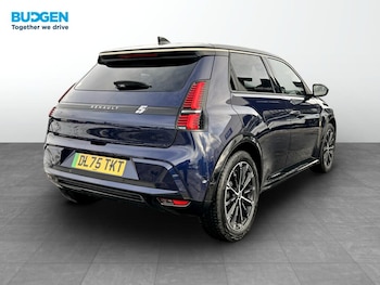 Used Renault 5 E-Tech electric 2025 for sale - 77108830: Photo