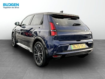 Used Renault 5 E-Tech electric 2025 for sale - 77108830: Photo