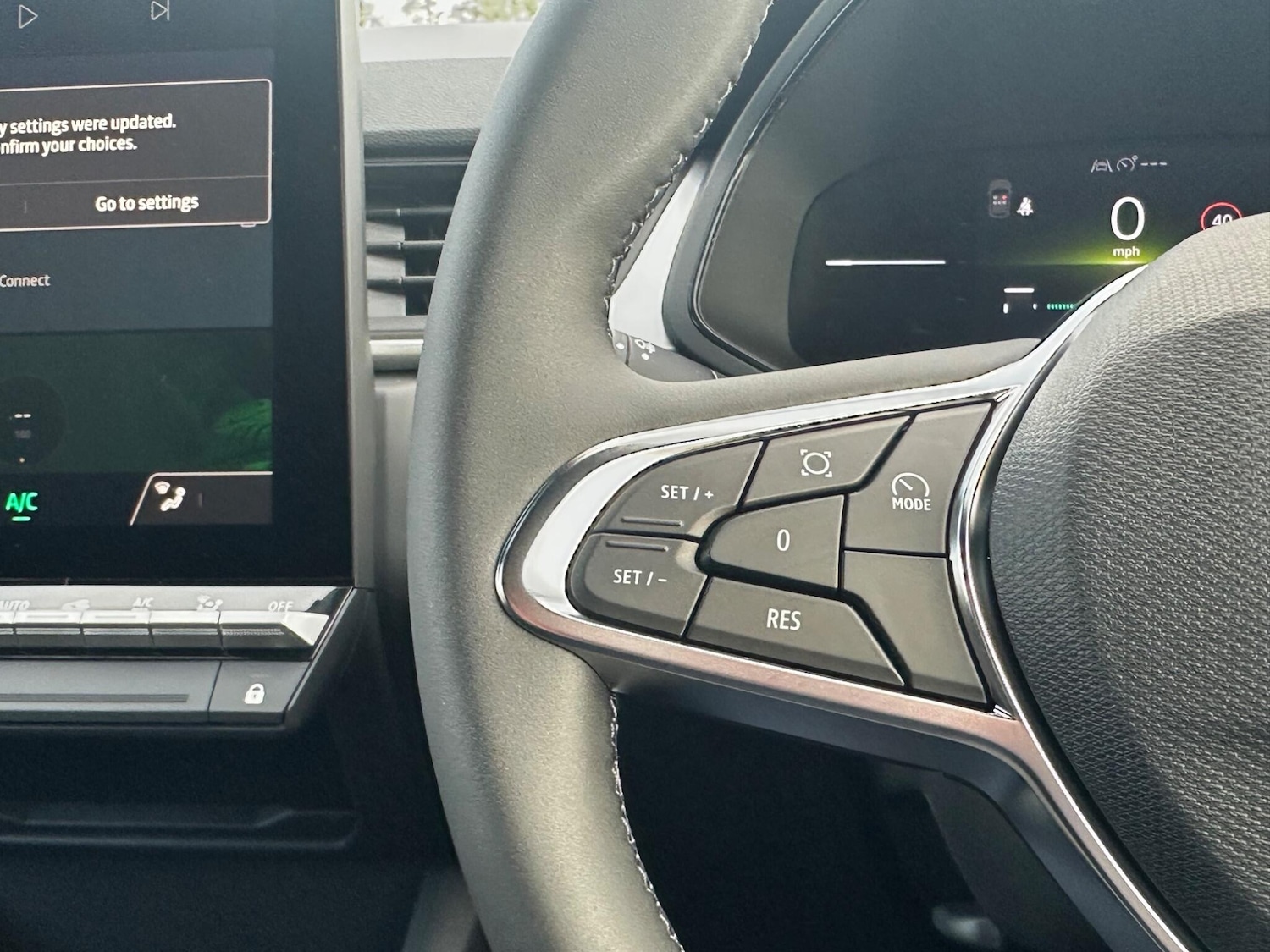 Used Renault Captur 2025 for sale - 76780646: Photo 16