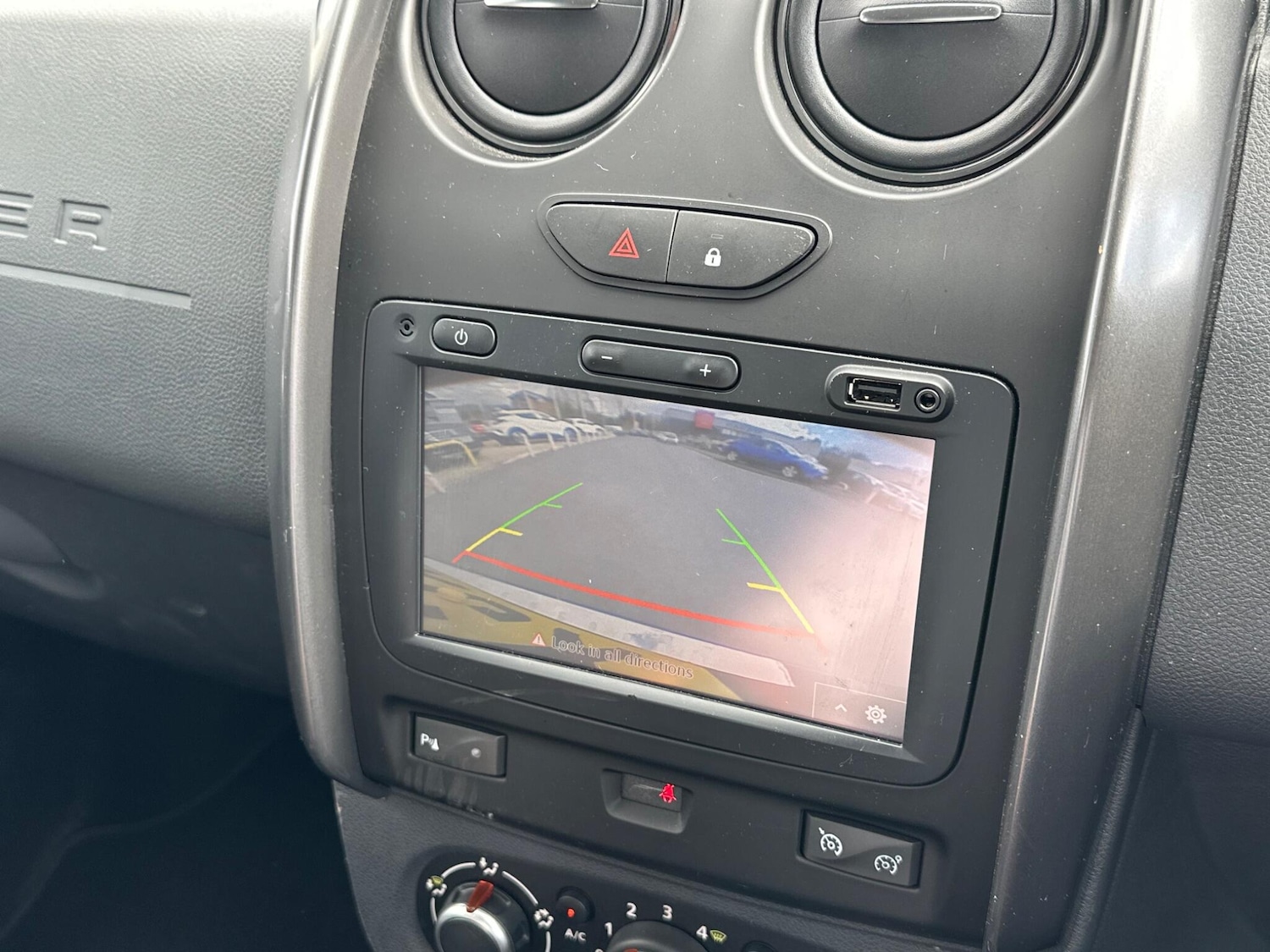 Used Dacia Duster 2017 for sale - 78086469: Photo 25