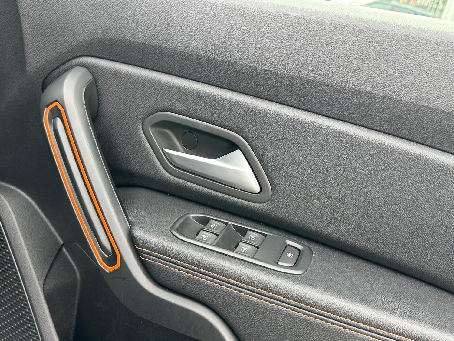 Used Dacia Duster 2022 for sale - 77358929: Photo 21