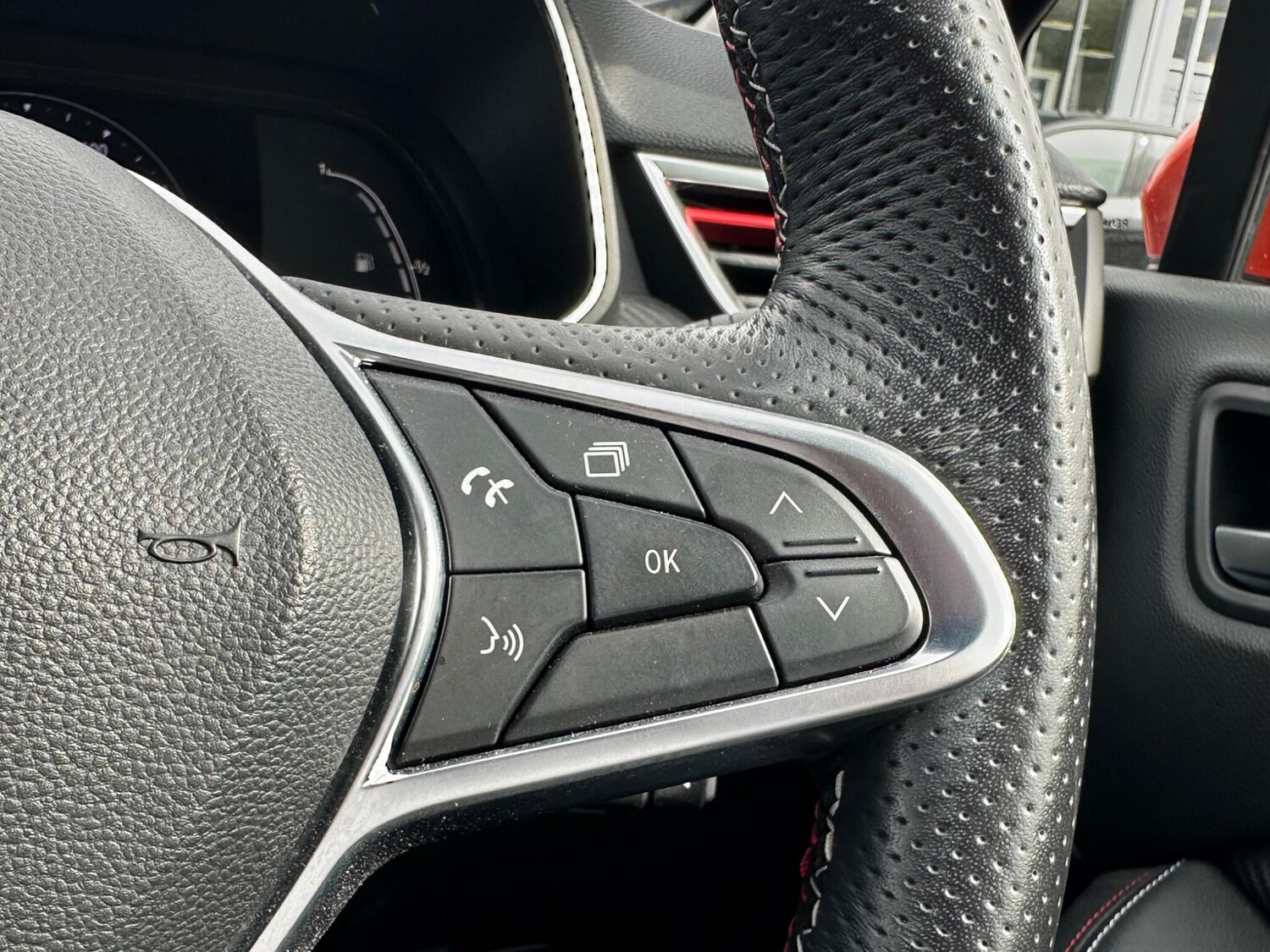 Used Renault Clio 2021 for sale - 75708366: Photo 17