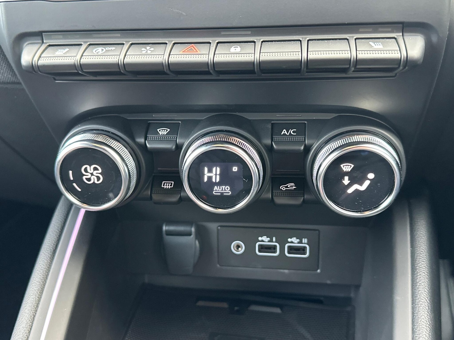 Used Renault Clio 2025 for sale - 76952691: Photo 17