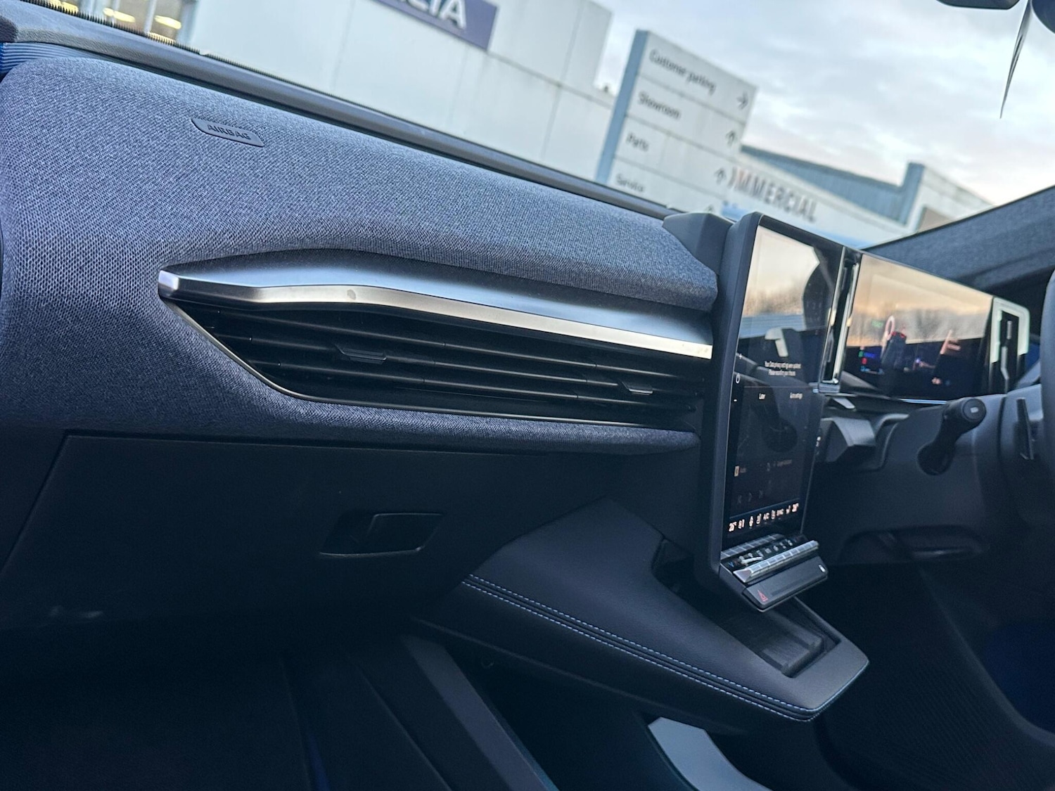 Used Renault Scenic E-Tech 2025 for sale - 76801241: Photo 9