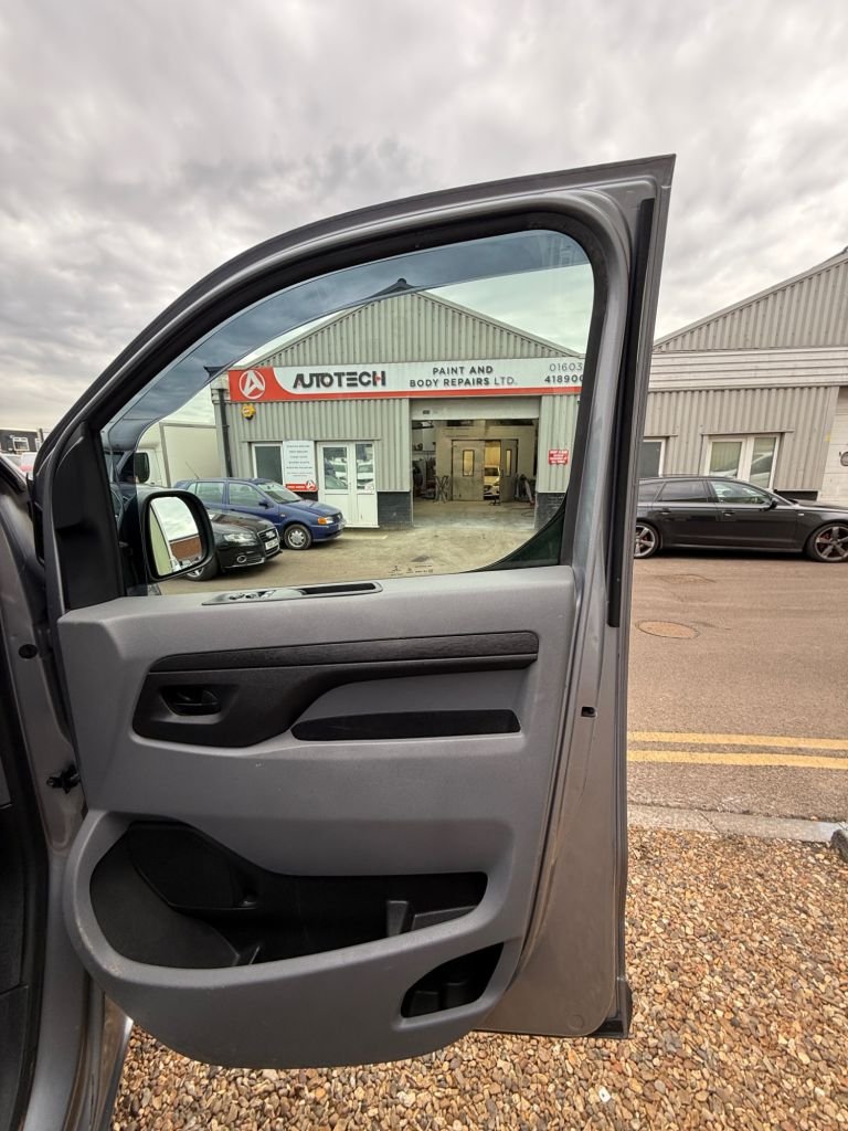 Used Vauxhall Vivaro 2019 for sale - 76509470: Photo 14