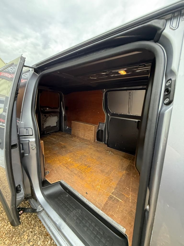 Used Vauxhall Vivaro 2019 for sale - 76509470: Photo 16