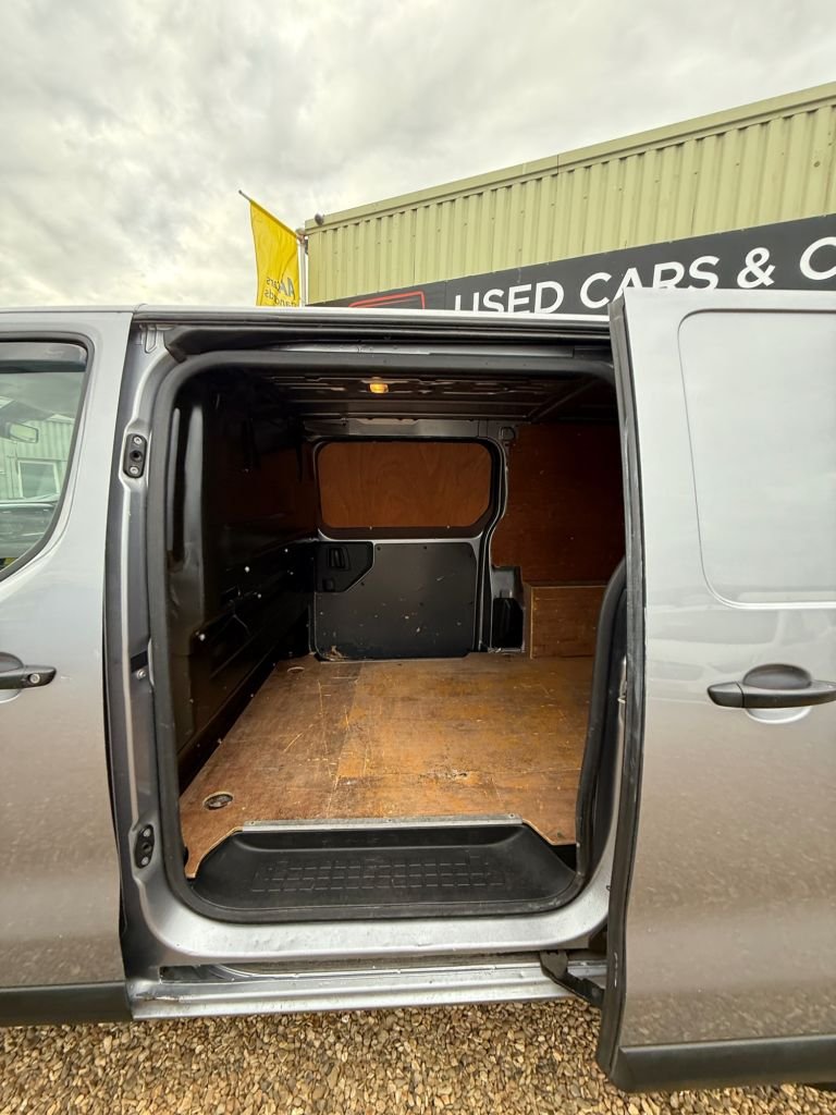 Used Vauxhall Vivaro 2019 for sale - 76509470: Photo 23