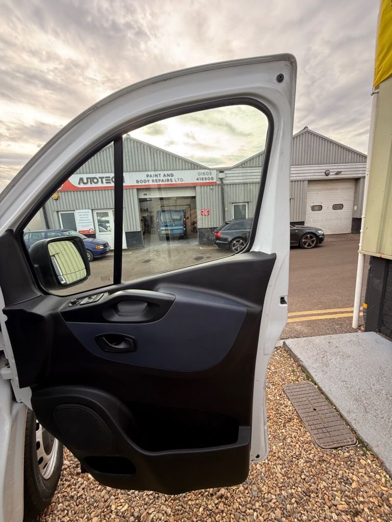 Used Vauxhall Vivaro 2019 for sale - 76430222: Photo 12