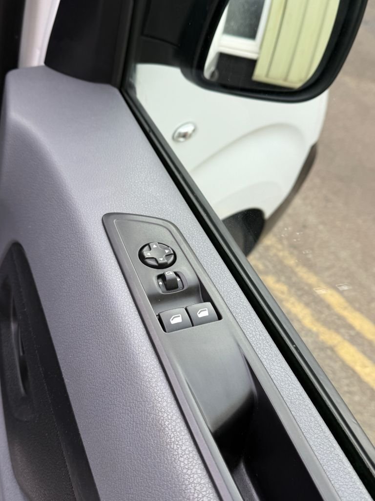 Used Vauxhall Vivaro 2021 for sale - 76323373: Photo 18