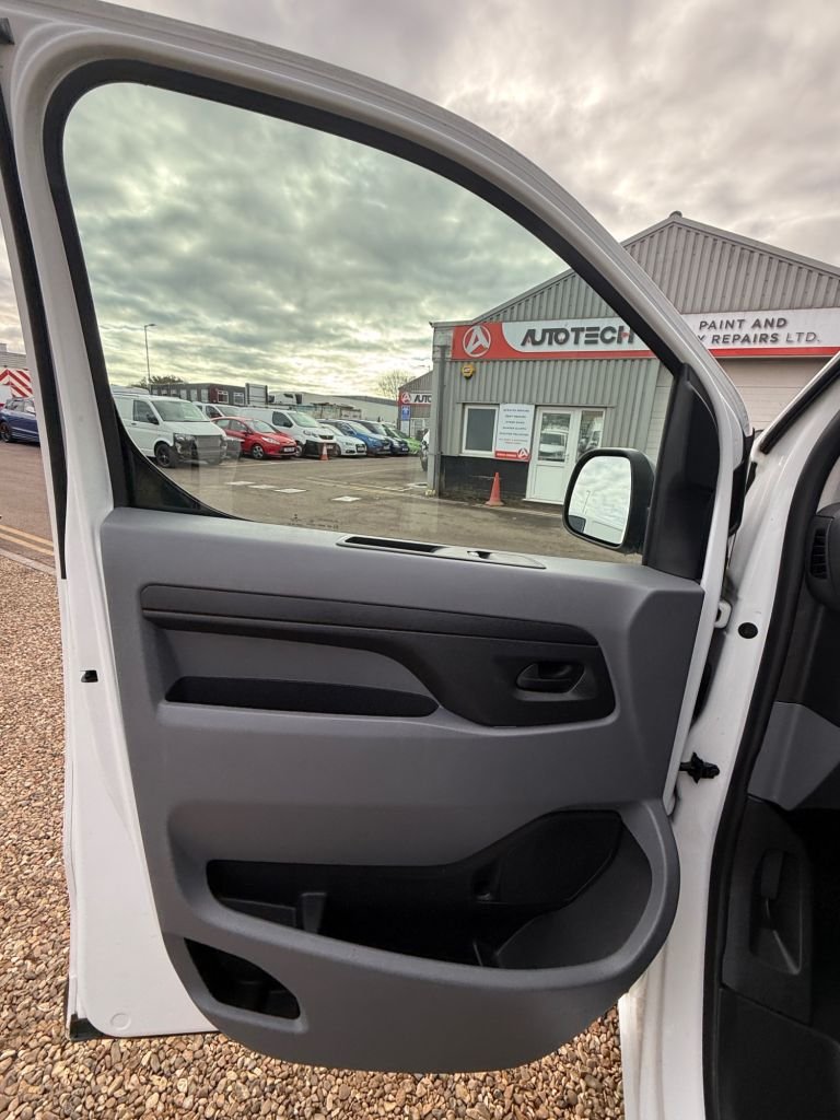 Used Vauxhall Vivaro 2021 for sale - 76323373: Photo 29
