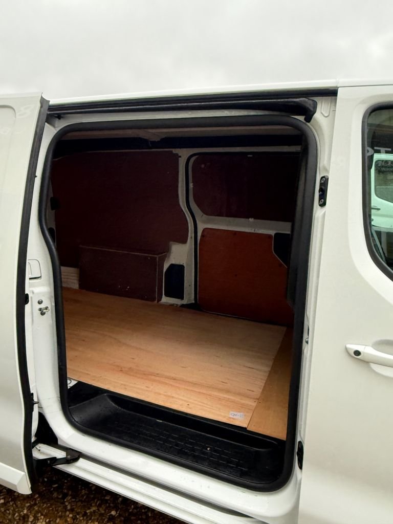 Used Vauxhall Vivaro 2020 for sale - 77341614: Photo 18