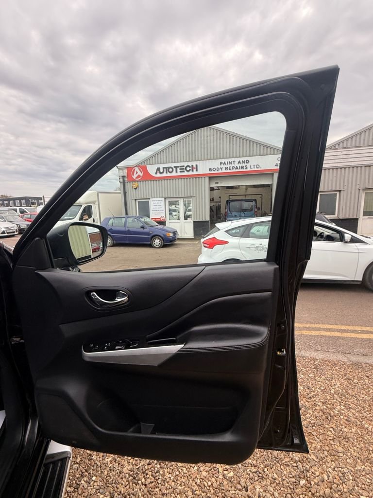 Used Nissan Navara 2018 for sale - 76470588: Photo 14