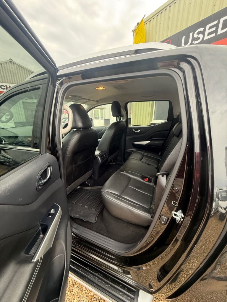 Used Nissan Navara 2018 for sale - 76470588: Photo 23