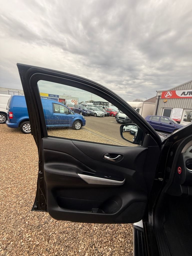 Used Nissan Navara 2018 for sale - 76470588: Photo 30